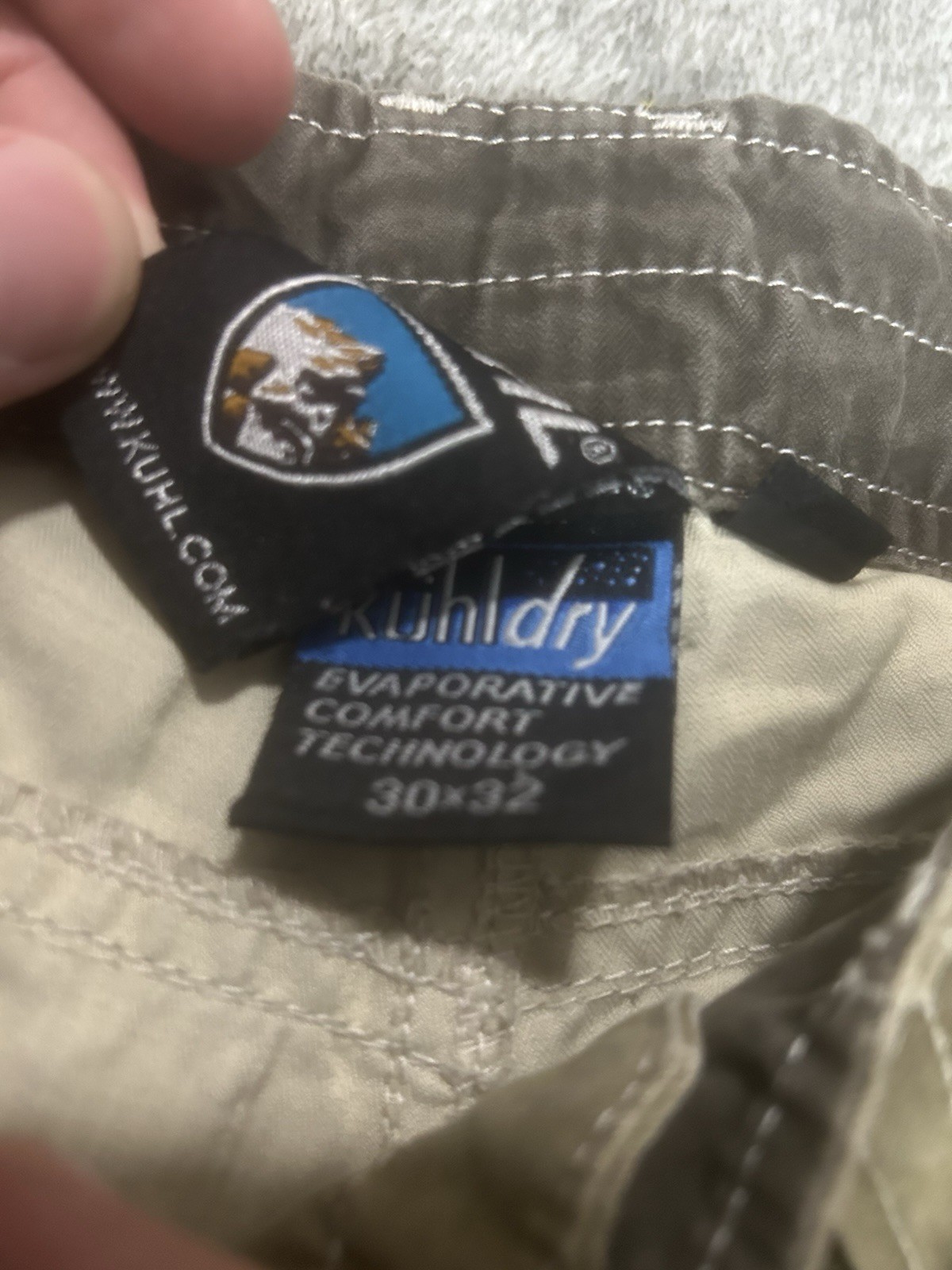 Kuhl Men’s workwear/hiking pants with some paint splatter 30×32