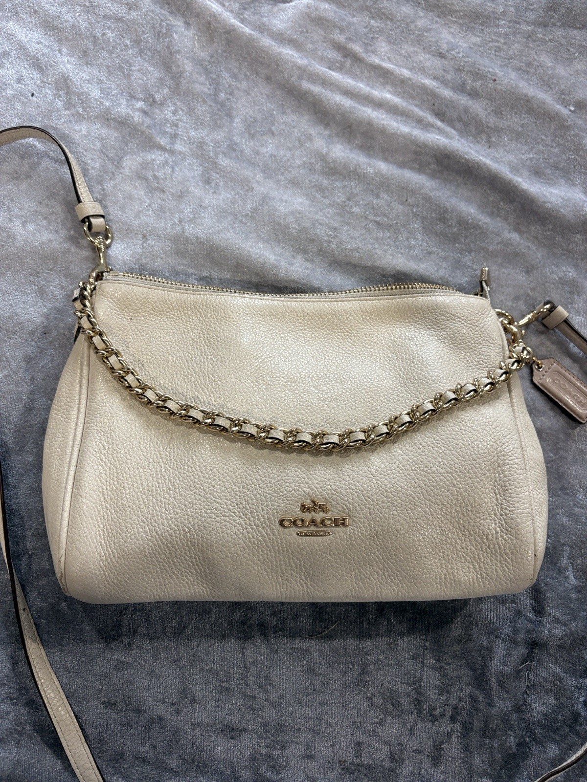 Coach Carrie Ivory Pebbled Shoulder Bag Detachable Crossbody Strap