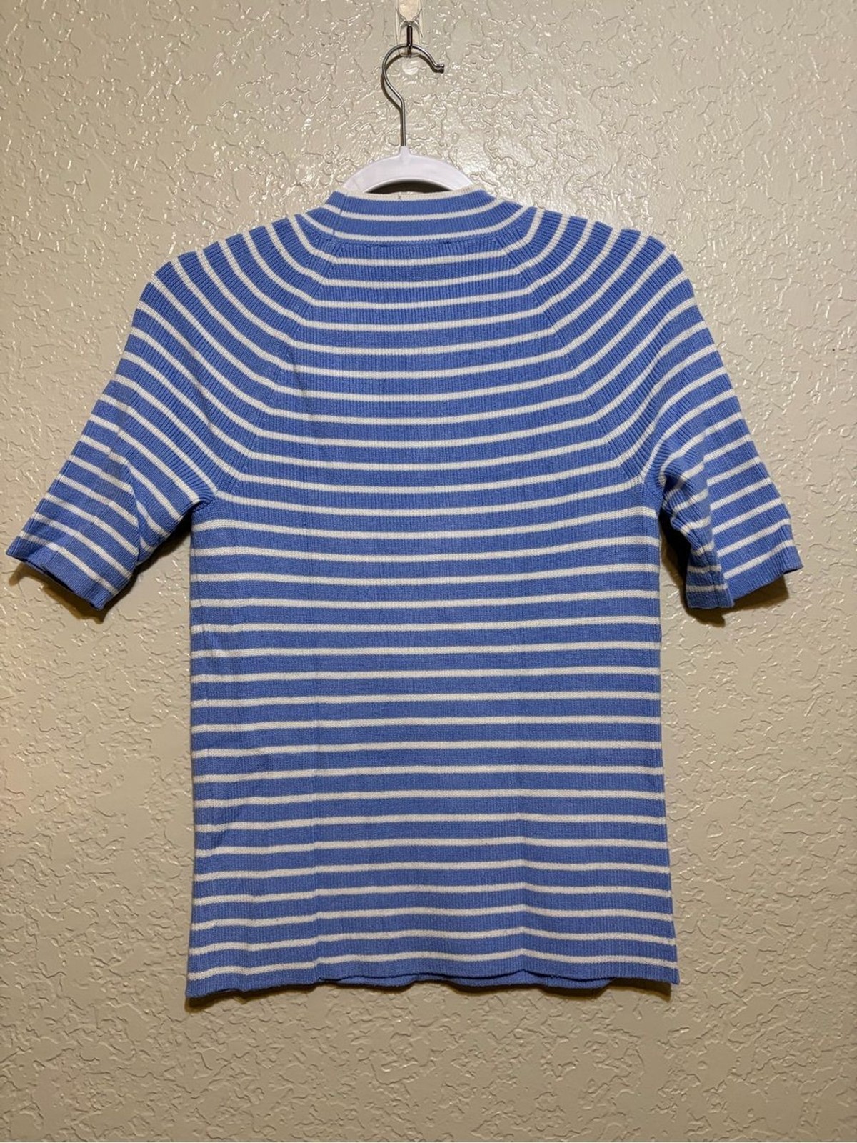 Ann Taylor Blue & White Striped Short Sleeve Sweater Size Medium