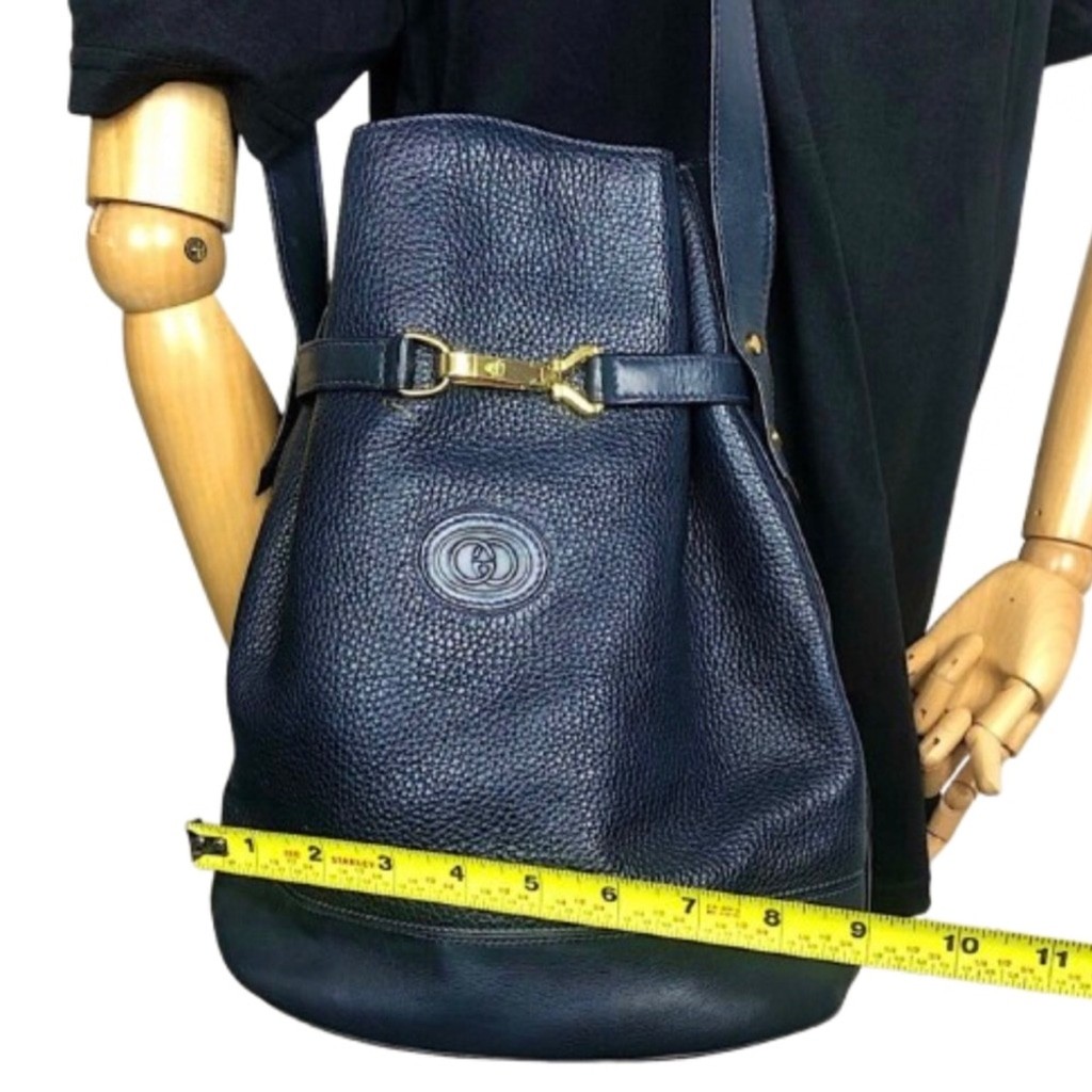 GUCCI Navy Leather Horsebit Bucket Bag Suede Lining Gucci Knight Zip Pull MINT