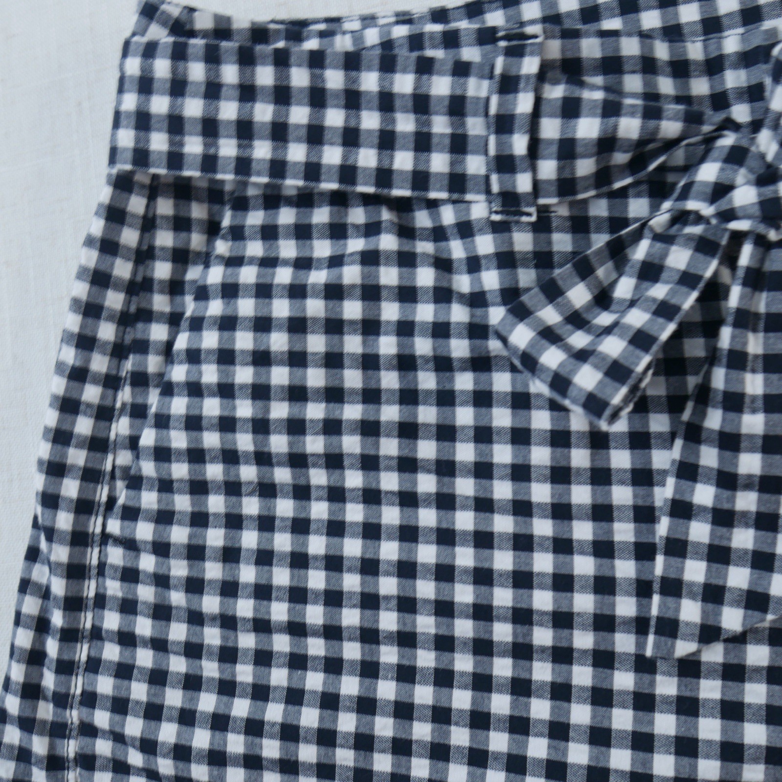 Preppy Old Navy Womens Sz 2 Tie Front Gingham Black White Mid Rise Chino Short