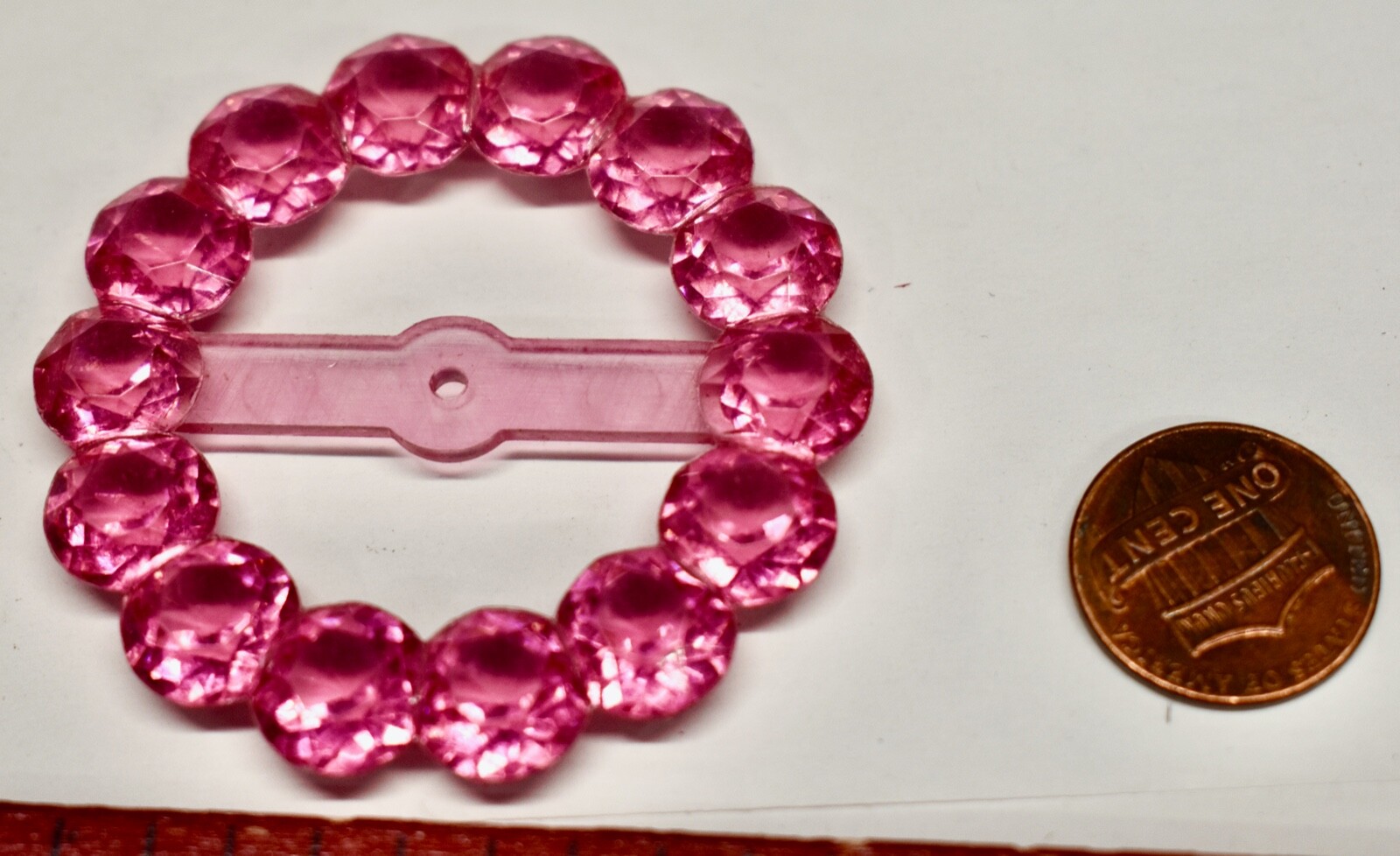 VINTAGE SCARF BUCKLE SLIDE BUCKLE ROSE PINK FAUX RHINESTONE PLASTIC ACCESSORY50s