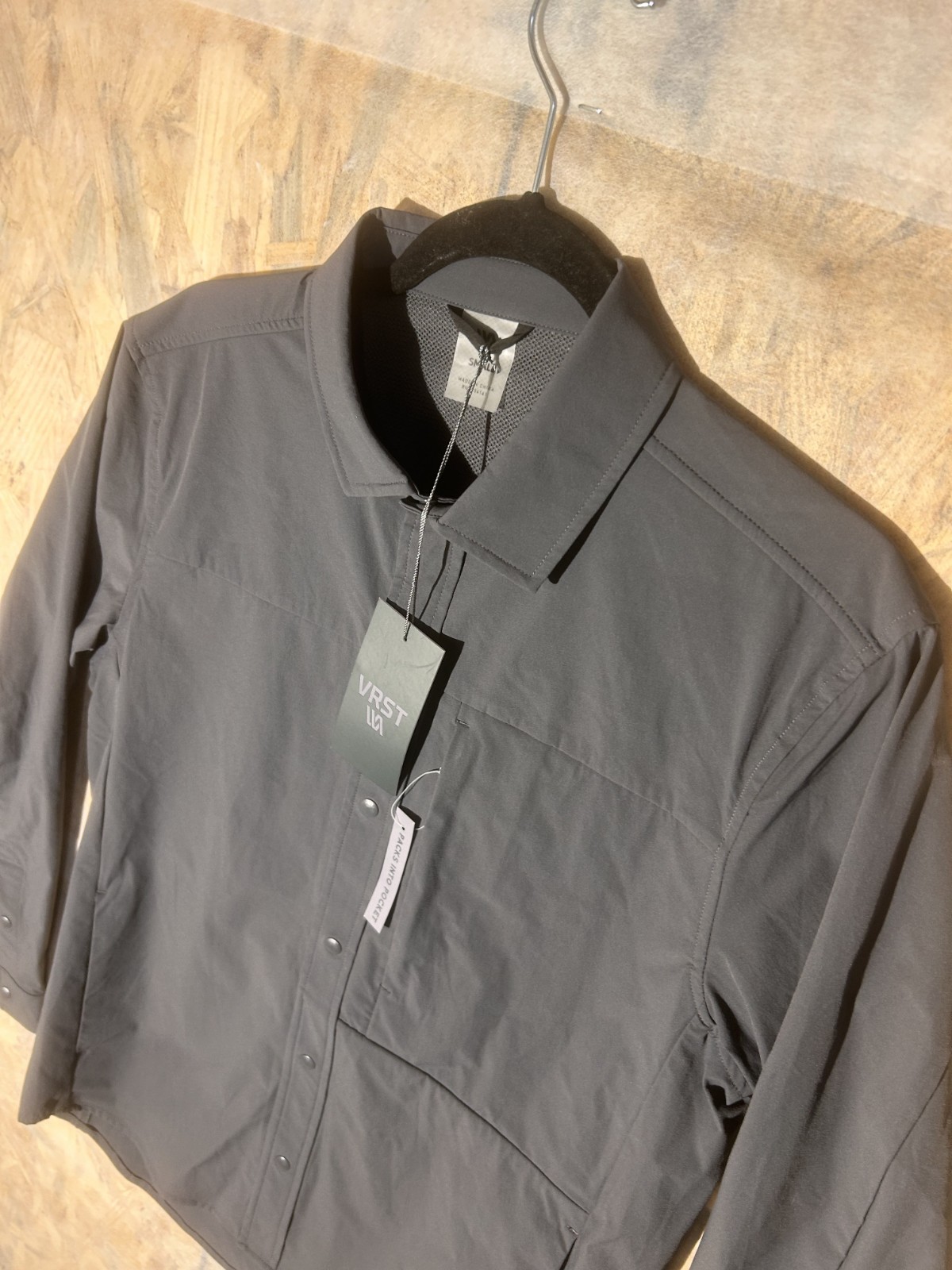 NWT VRST Shirt Mens Small Packable Shirt Jacket Snap Button Gray Zip Pocket