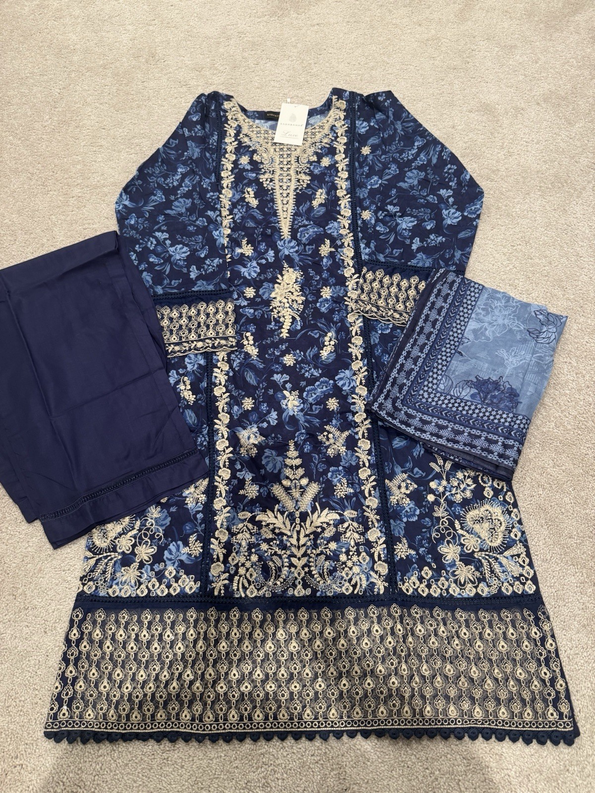 Pakistani Designer Shalwar Kameez