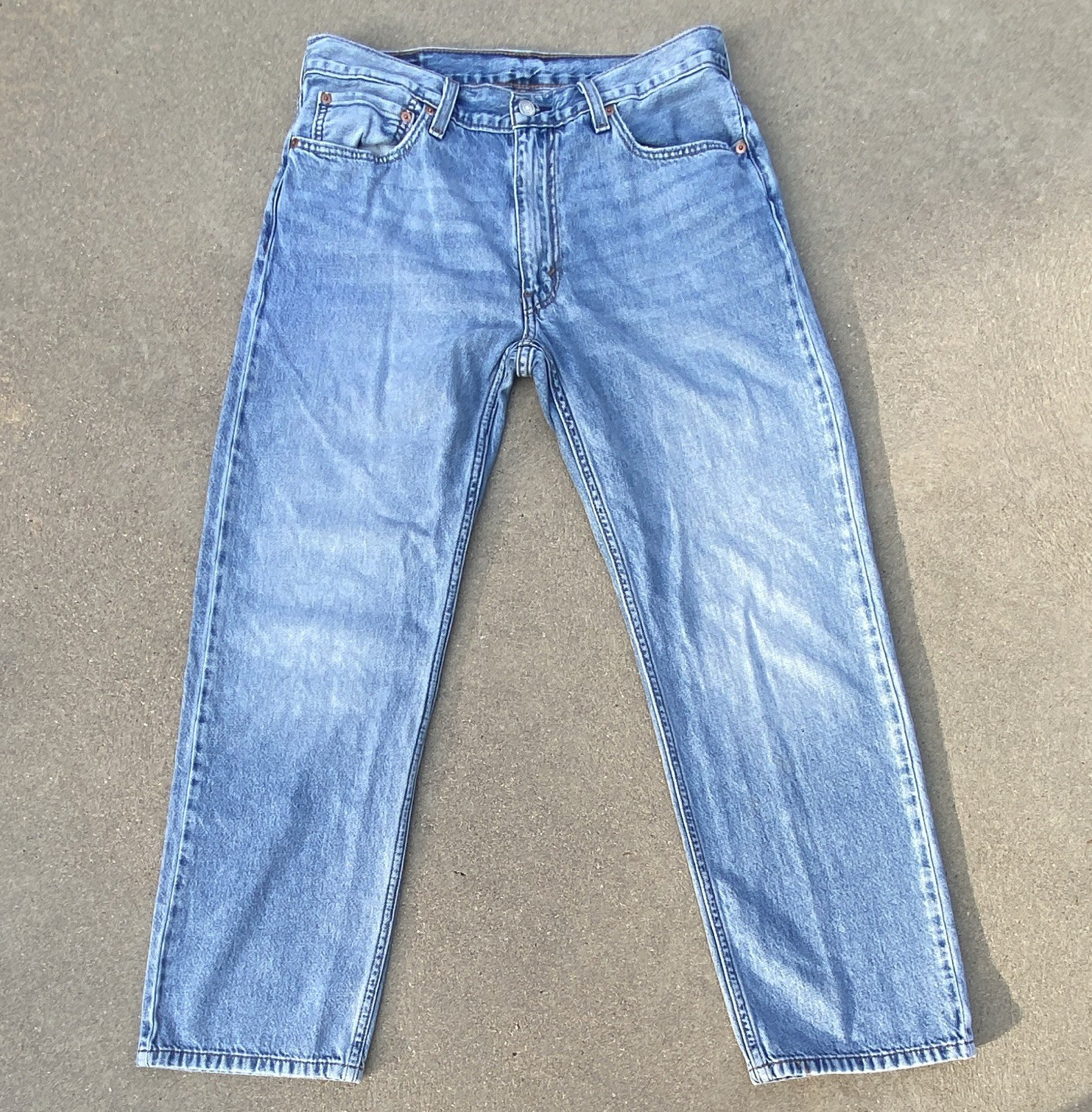 Levi’s Men’s Blue Light Wash Denim Jeans Relaxed Fit Straight Mid Rise