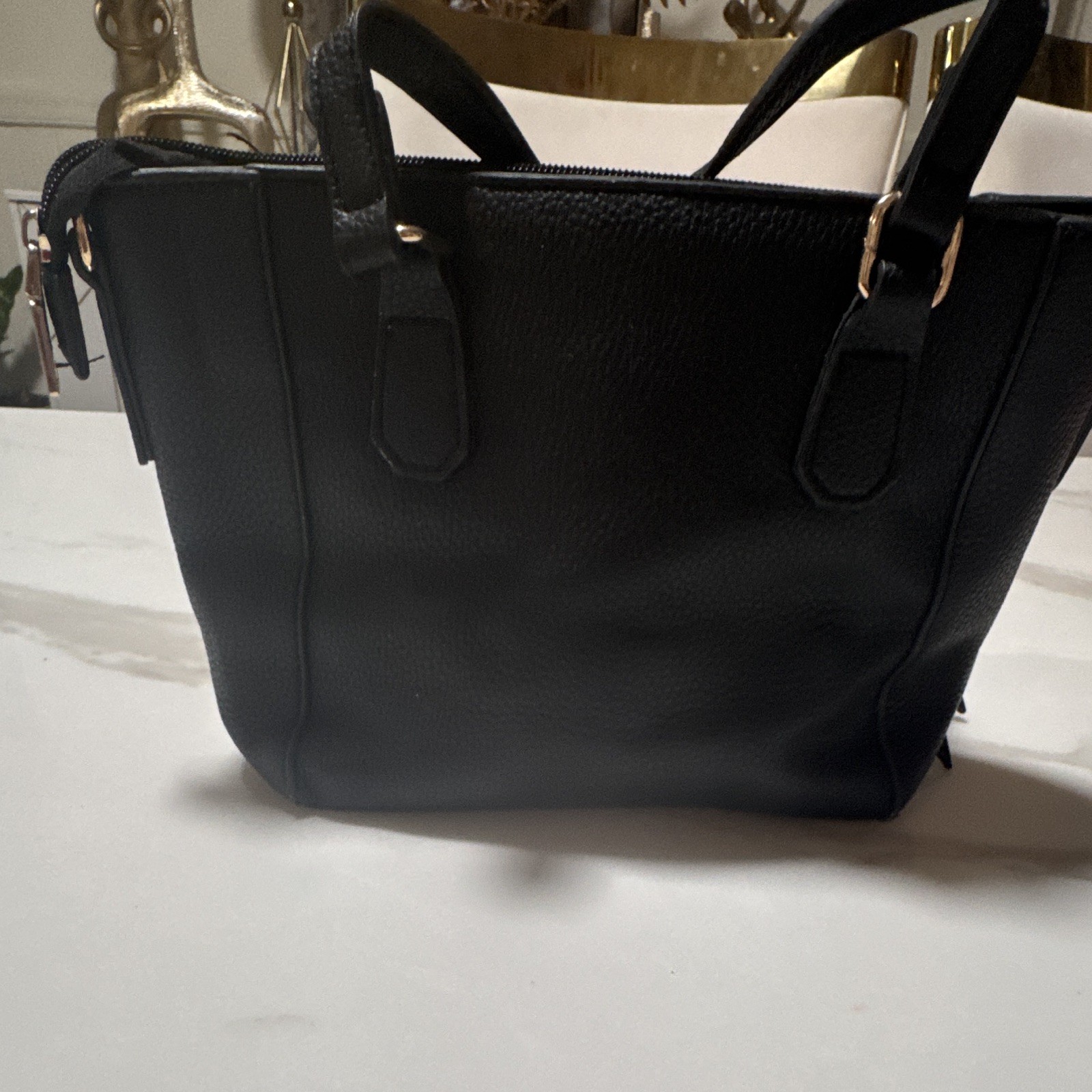 Gucci Women’s Black Medium Satchel Top Handle Zip Gold Hardware Detachable Strap