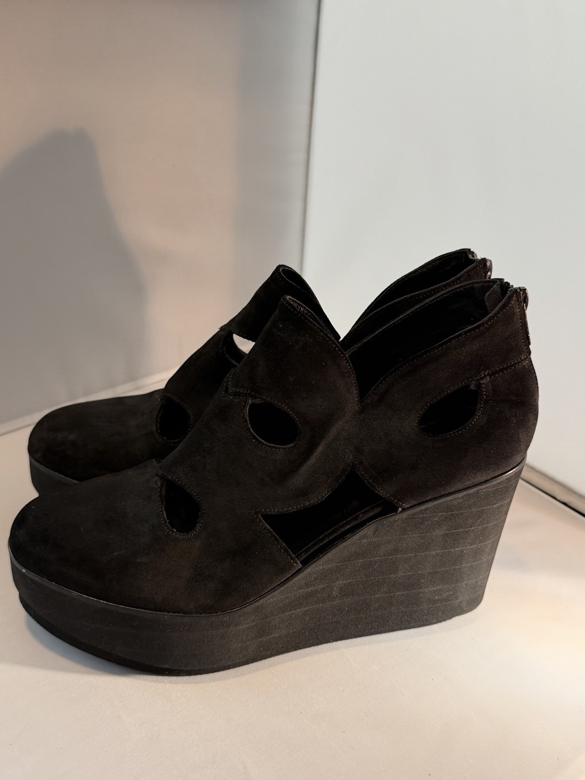 Robert Clergerie Paris Sz 8 Designer Black Suede Platform Heels Wedges Women