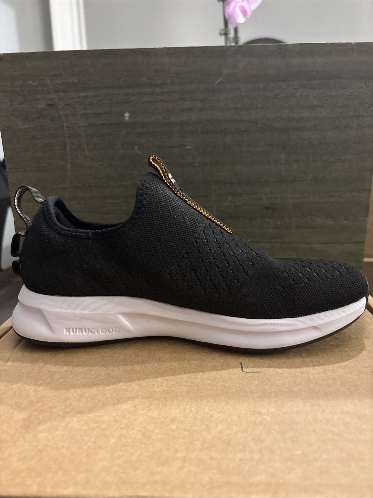 Kuru Atom Slip On Womens Size 7.5 Black White Athletic Walking Shoes Sneakers