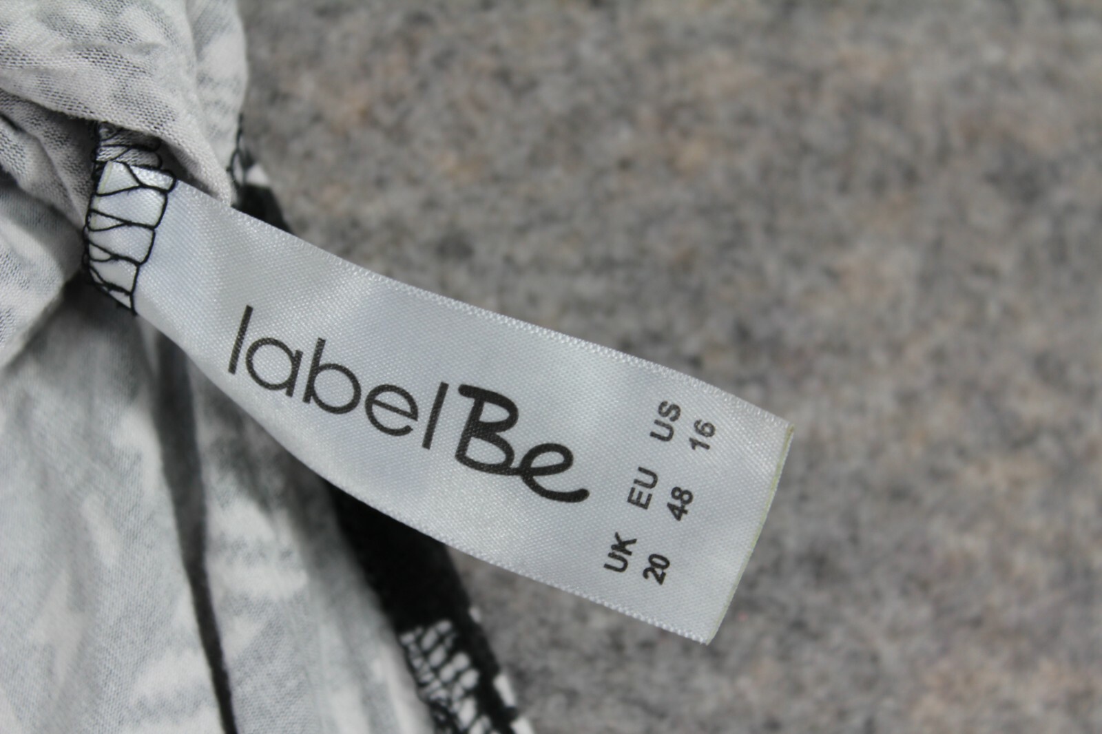 LabelBe Tank Top Sz 16 Black White Long Side Slit Aztec Pullover Stretch Comfort