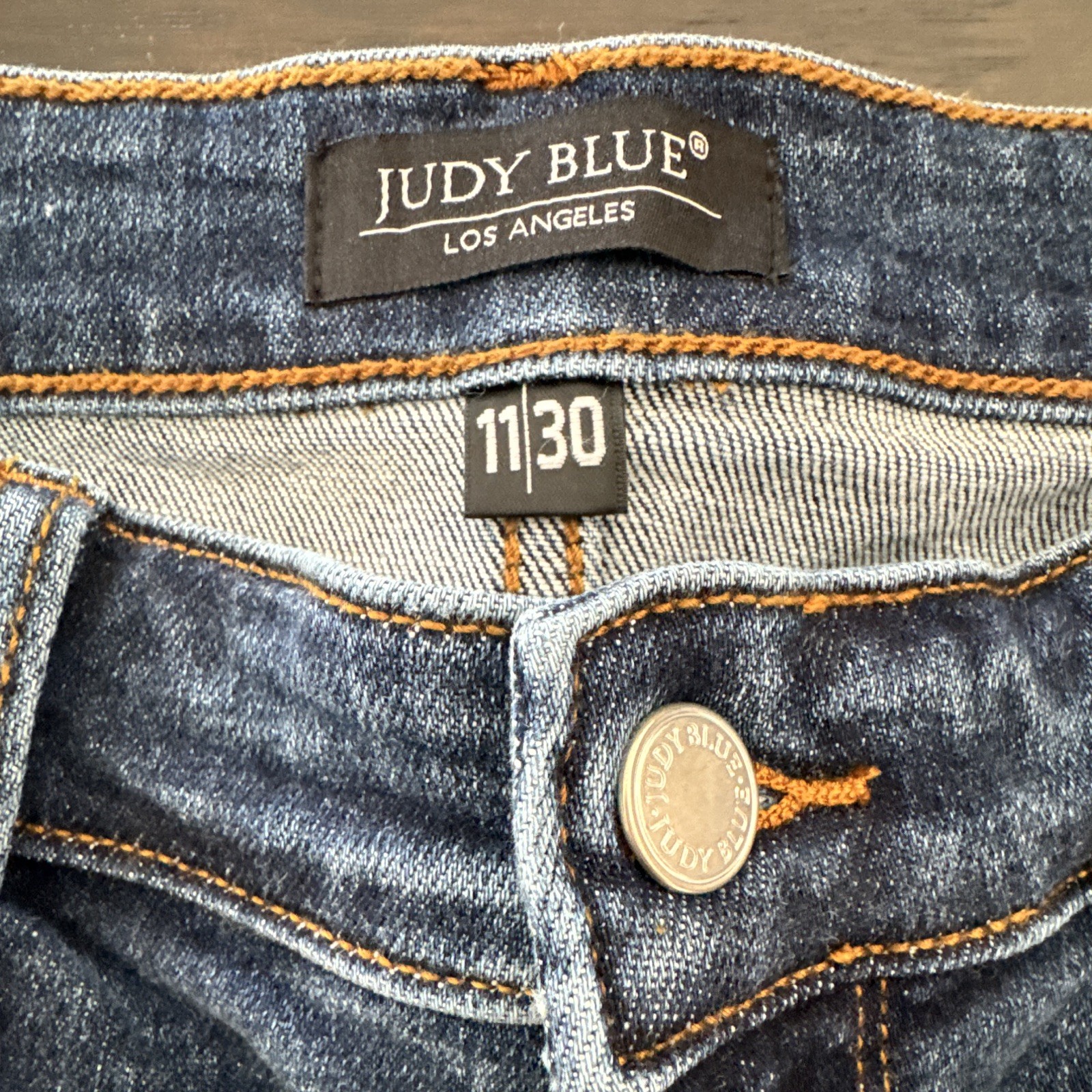 Judy Blue Women’s Slim Skinny Denim Jeans Medium Wash Blue Distressed 5-Pocket