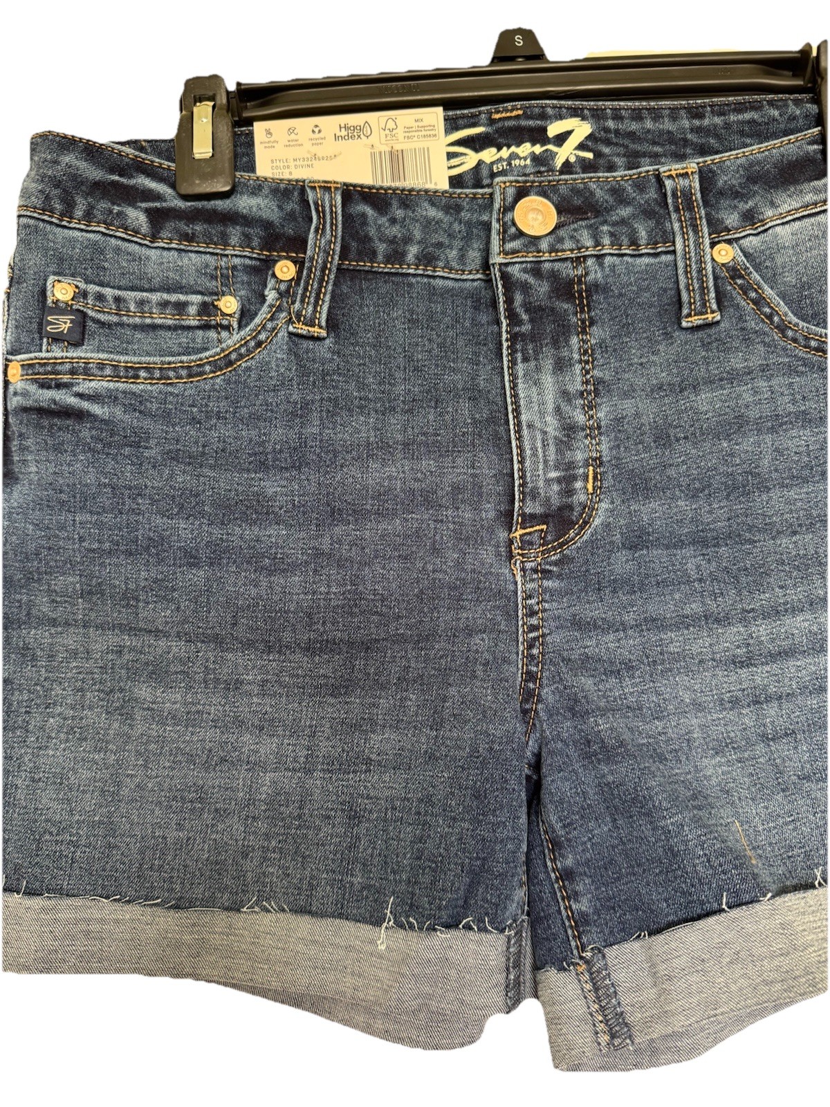 NWT Seven7 Women’s Denim Slim Fit Weekend Short Size 8