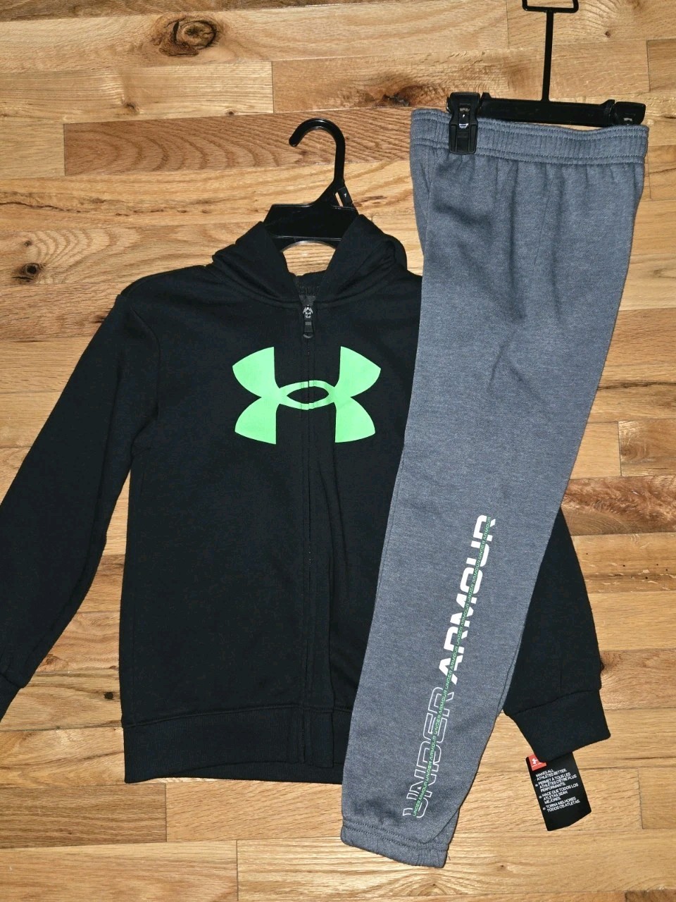 Under Armour Boys Zip Hoodie Jogger Pant Set Black Gray Hyper Green Size 7 NEW