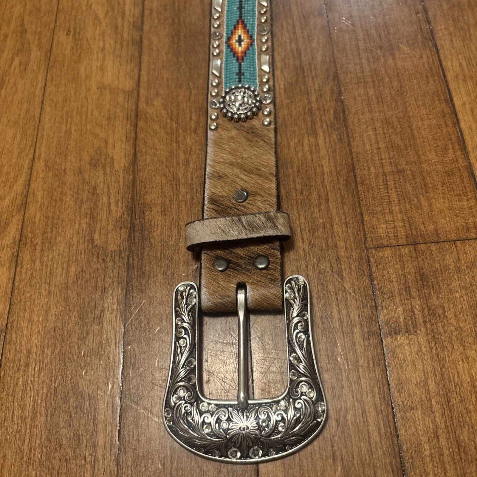 Ariat Southwest Belt With Beadwork, Silver tone And Cowhide Ranch Size S 30-32