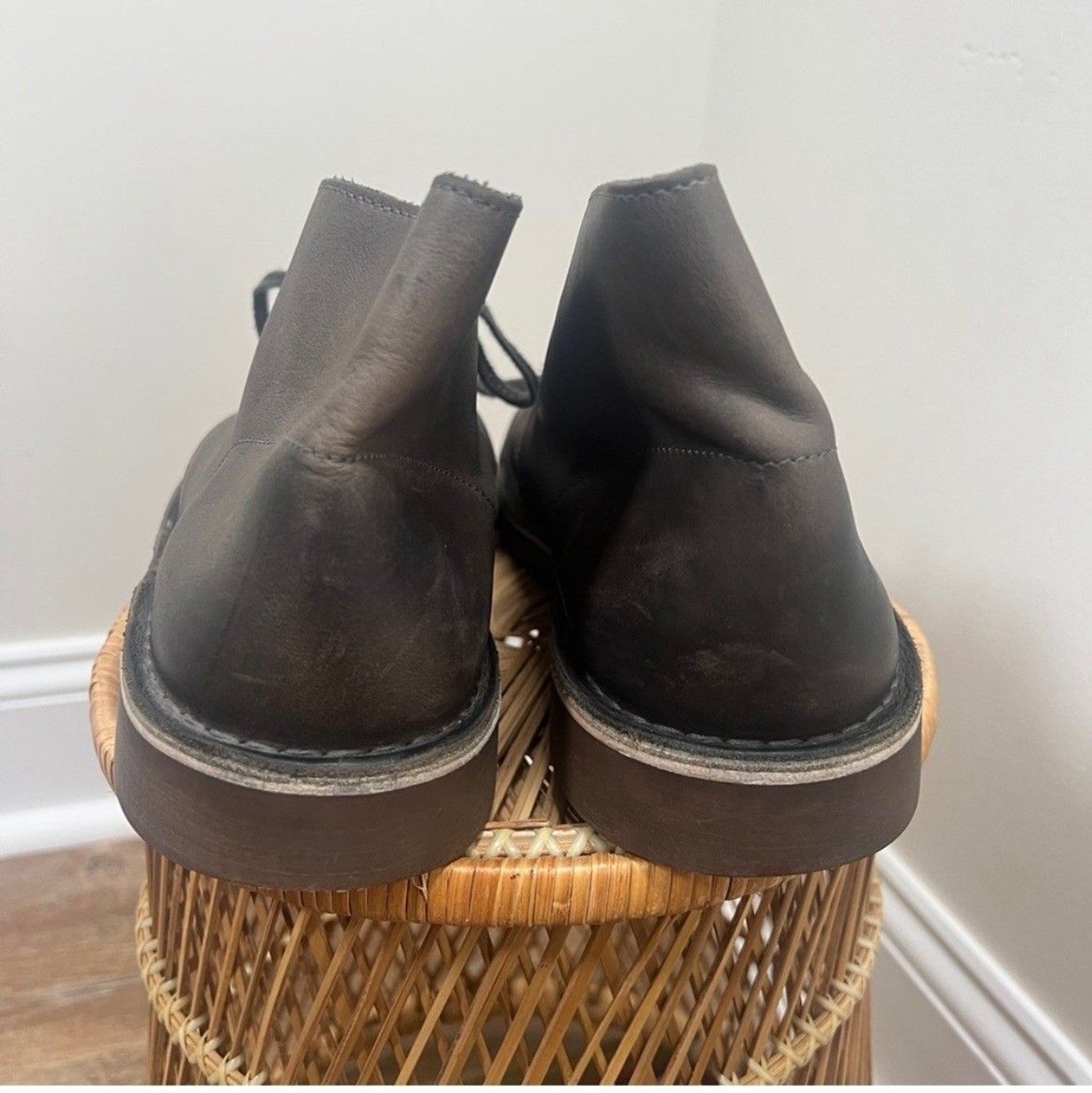 Clarks Collection Bushacre 2 Men’s Chukka Boot – Gray Beeswax, US Size 10.5 M