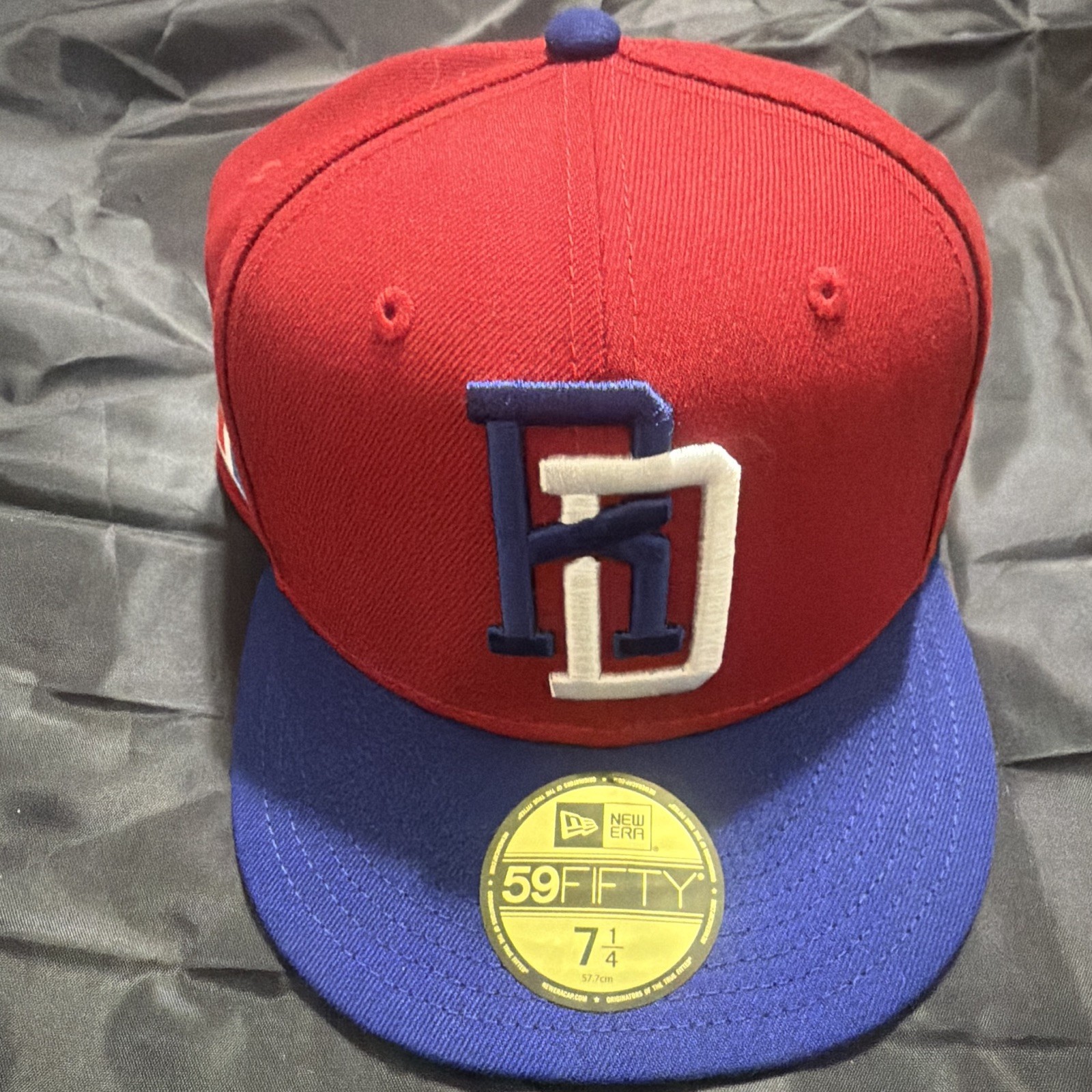 New Era Dominican Republic Flag Patch 59FIFTY Fitted Baseball Cap Men 7 1/4