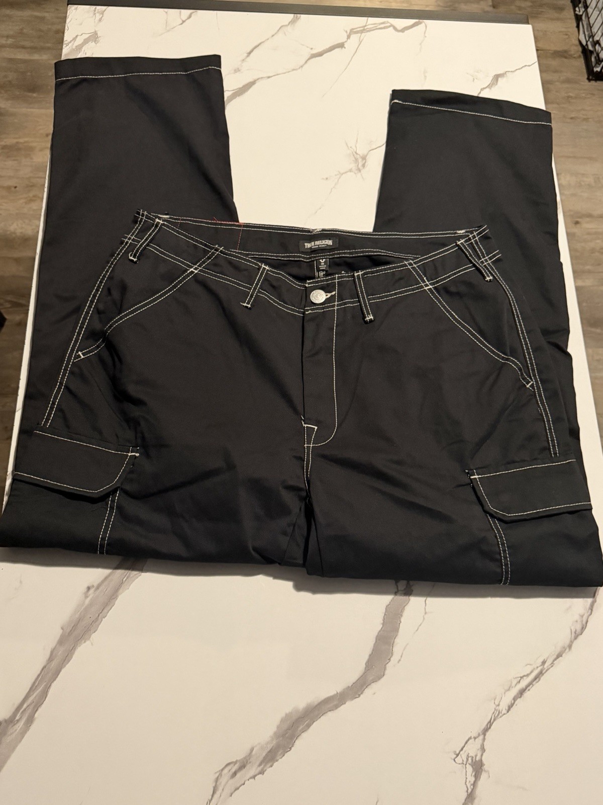 True Religion Men’s Black Cargo Pants 36 Flat Front Button Cargo Pockets Logo