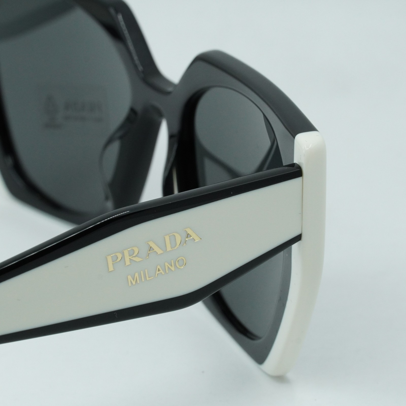 PRADA PR15WS 09Q5S0 Black/Talc/Dark Grey 54-19-140 Sunglasses New Authentic