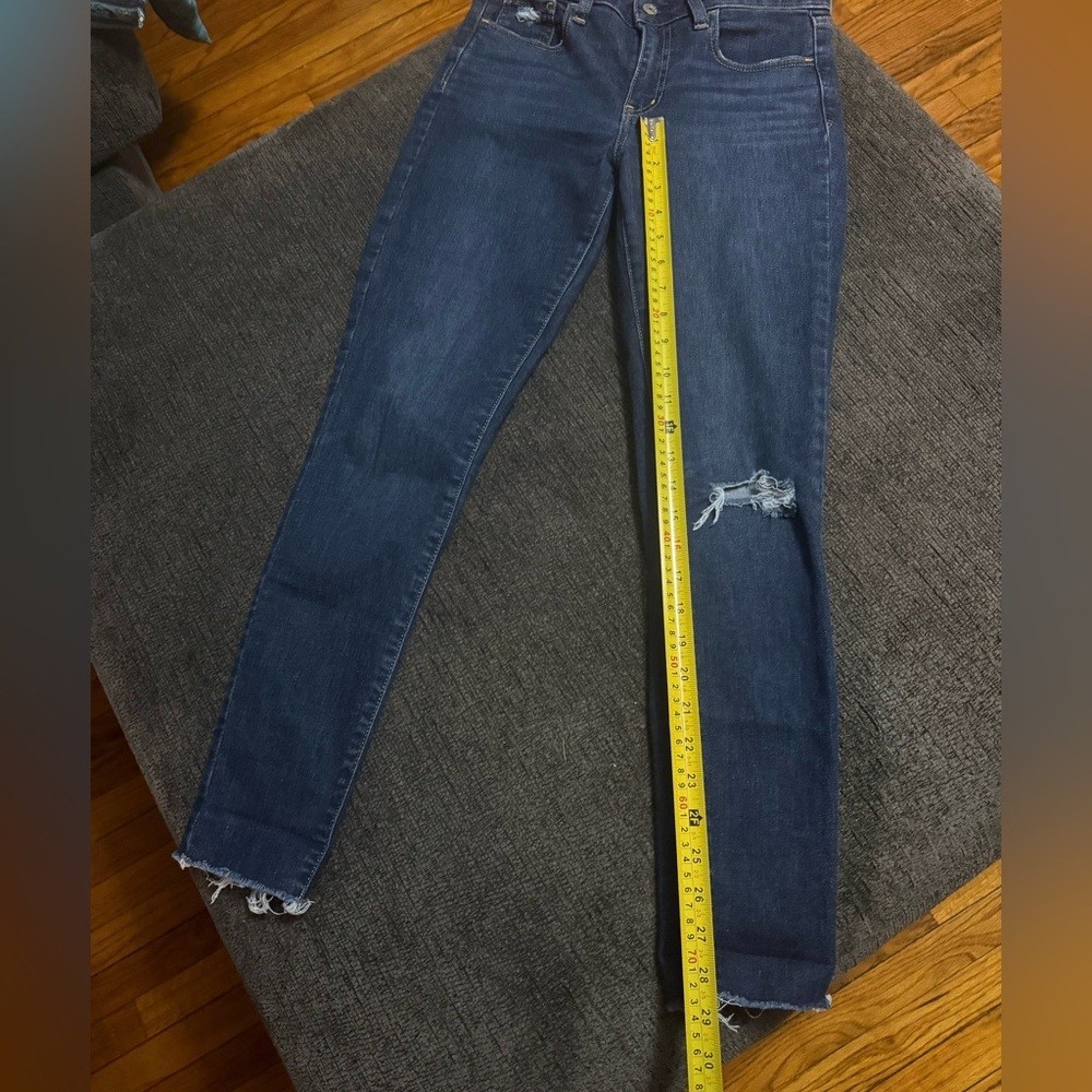GAP Mid Rise Skinny Jeans Dark Wash Distressed Raw Hem Size 27 4R