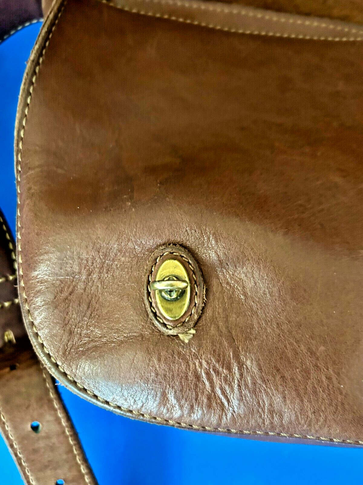 Fossil Austin Leather Turn Lock Saddle Flap Crossbody Messenger Shoulder Bag