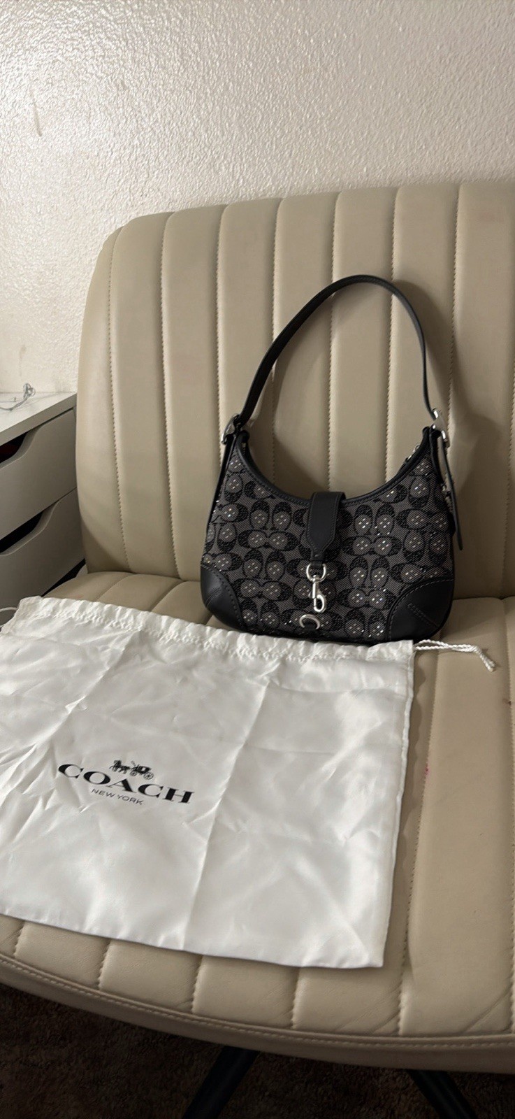 Coach Black Gray Signature Hobo Shoulder Bag Zip Closure Hangtag Dust Bag