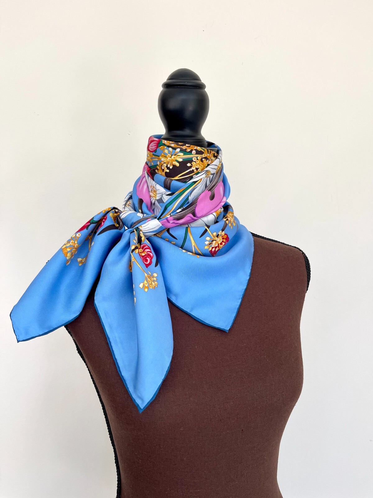 New Salvatore Ferragamo Scarf Bandana Floral Garden Blue Pink Silk Head Wrap