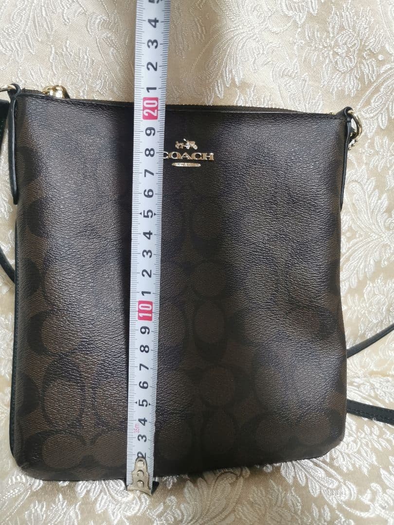 Excellent Condition Coach Signature Shoulder Bag F35940 25a