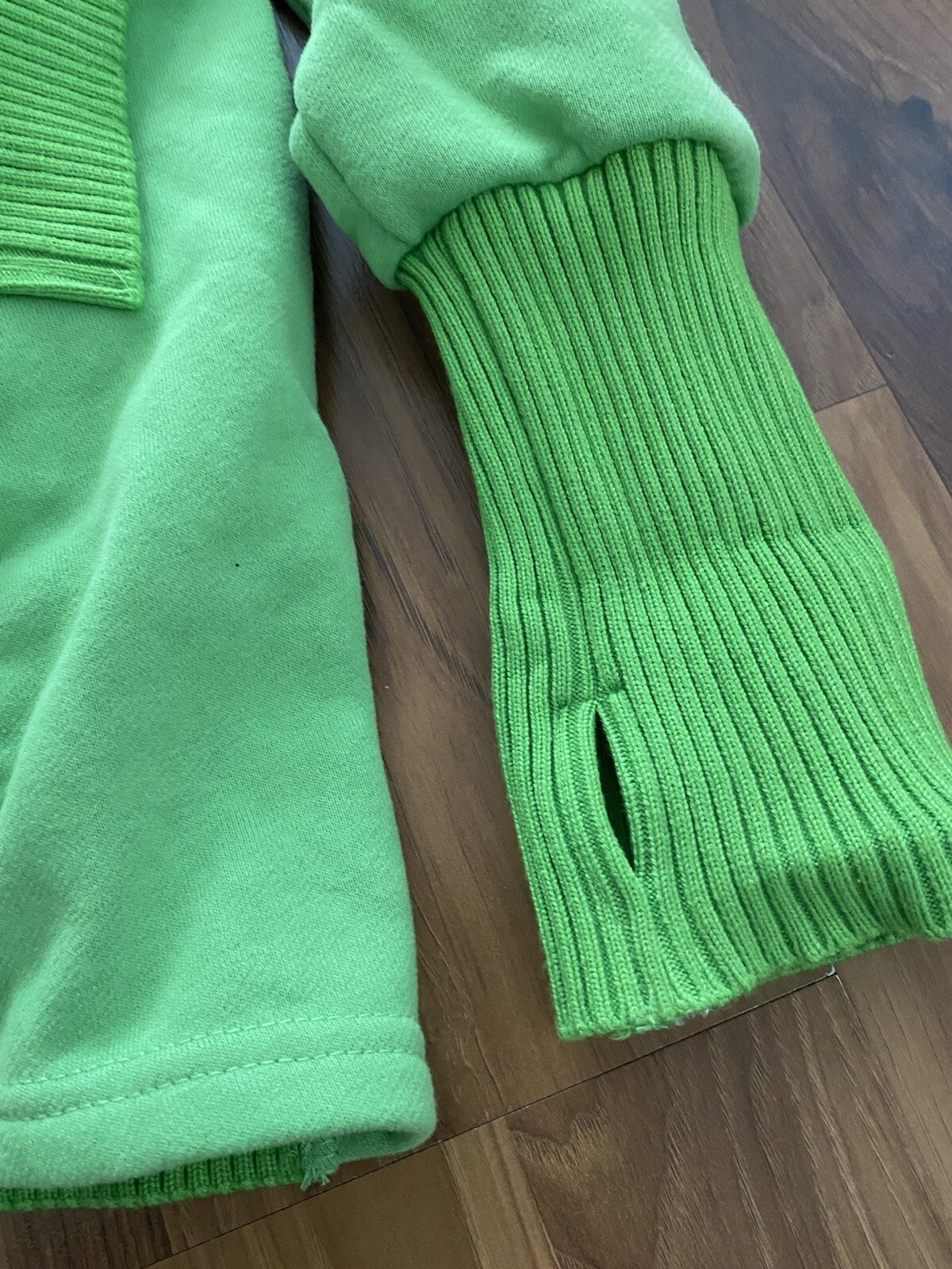 Women’s Oversized Green Sweatshirt Size Medium Tunic Hoodie Pockets Henley NWOT
