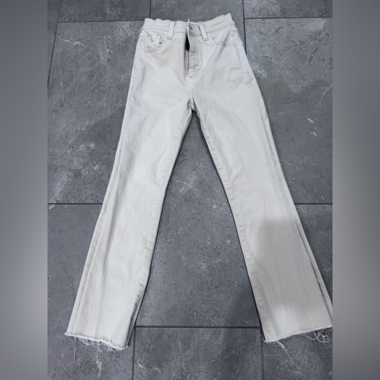 EUC Pistola Off-White Flare Jeans, size 24