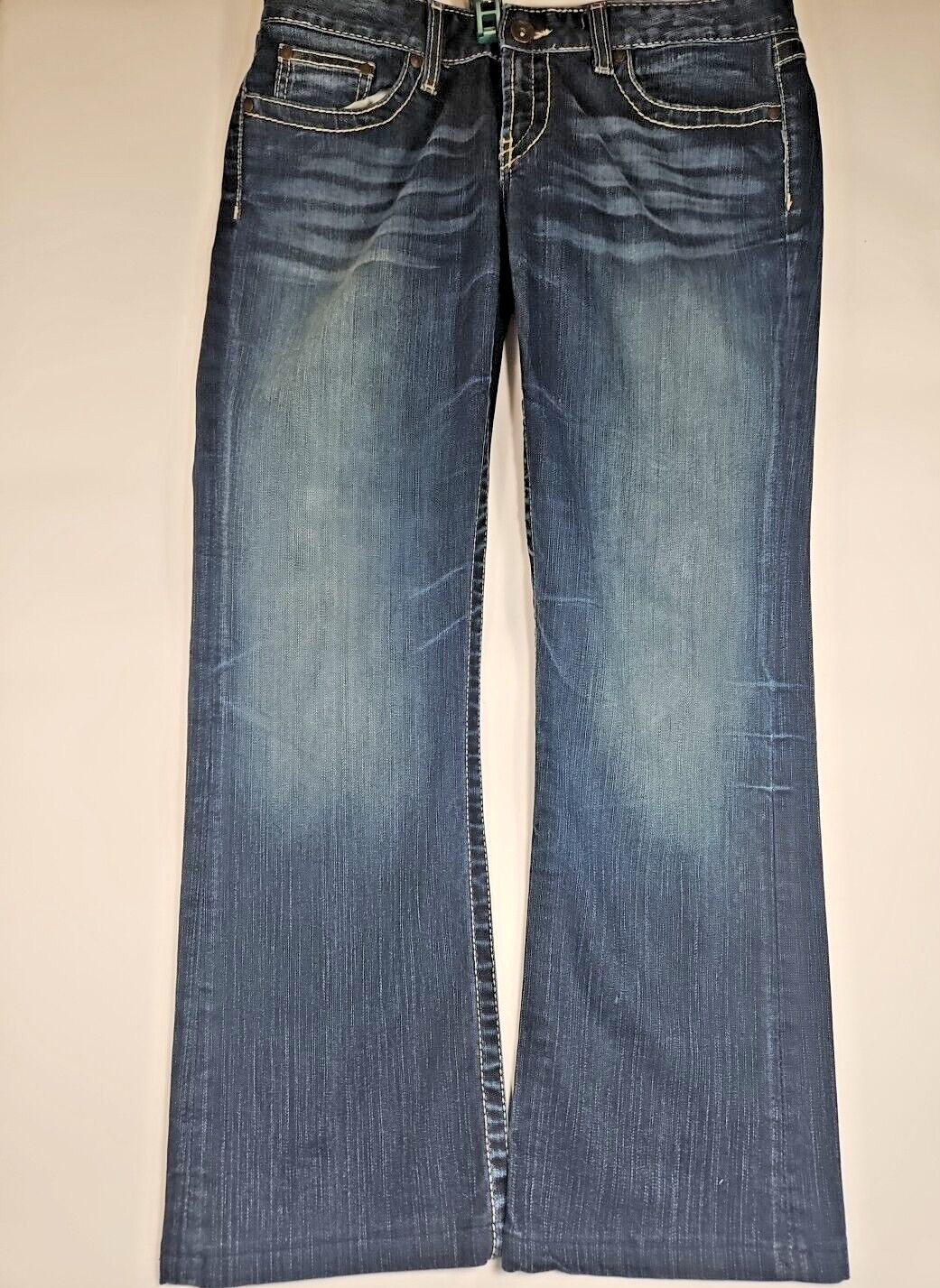 BKE Madison Bootcut Jeans. Size 31×33 1/2. Medium Wash Stretch Denim. Hem. 27.5″