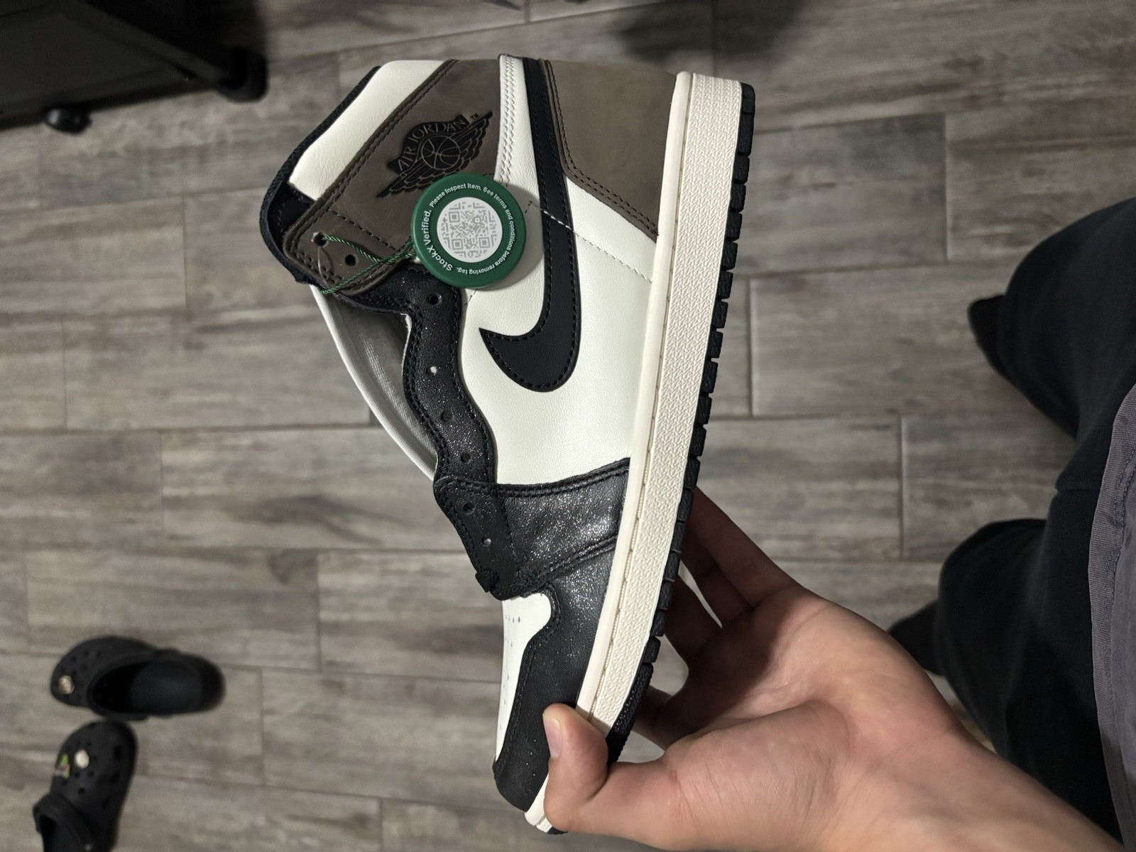 Nike Air Jordan 1 Mid Top Retro High OG “Dark Mocha w/ Box