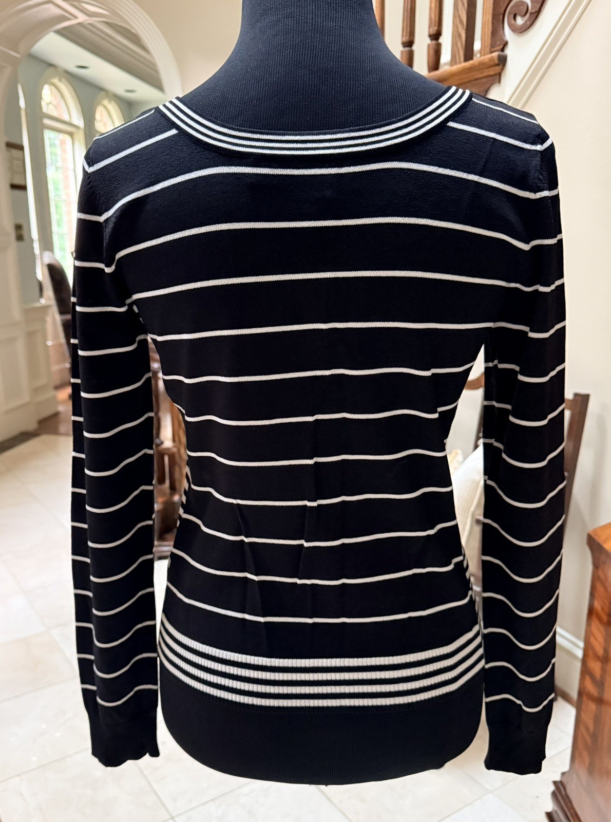 WORTH Black/White Striped Knit L/S Pullover Top Fabric Rosette Pin Sz M – EUC