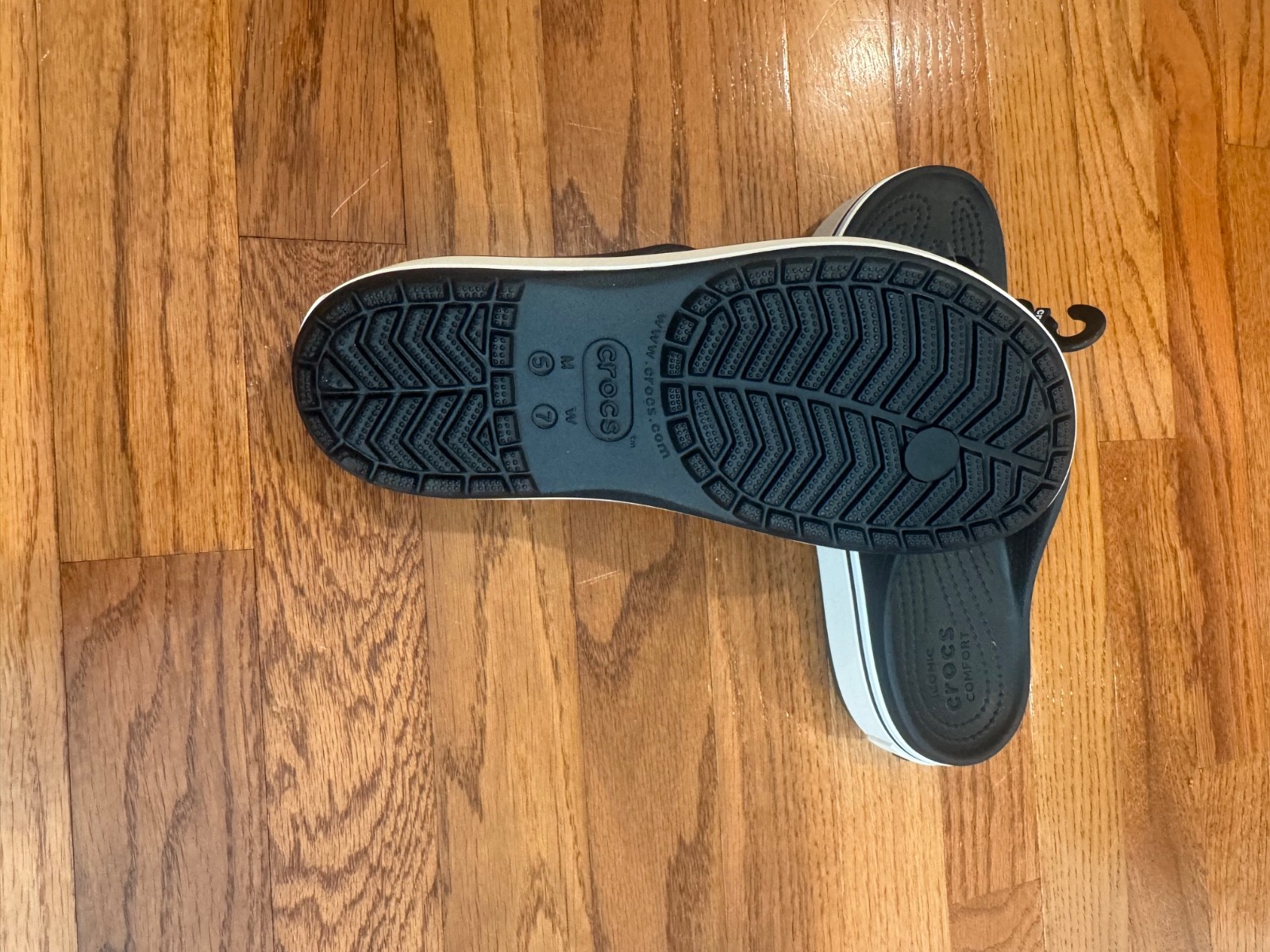 crocs platform flip shoes NEW size M5/W7