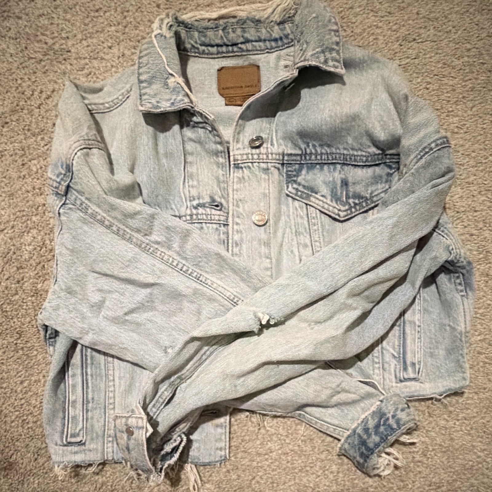 American Eagle Blue Light Wash Cropped Distressed Jacket Button Pockets S/P/CH