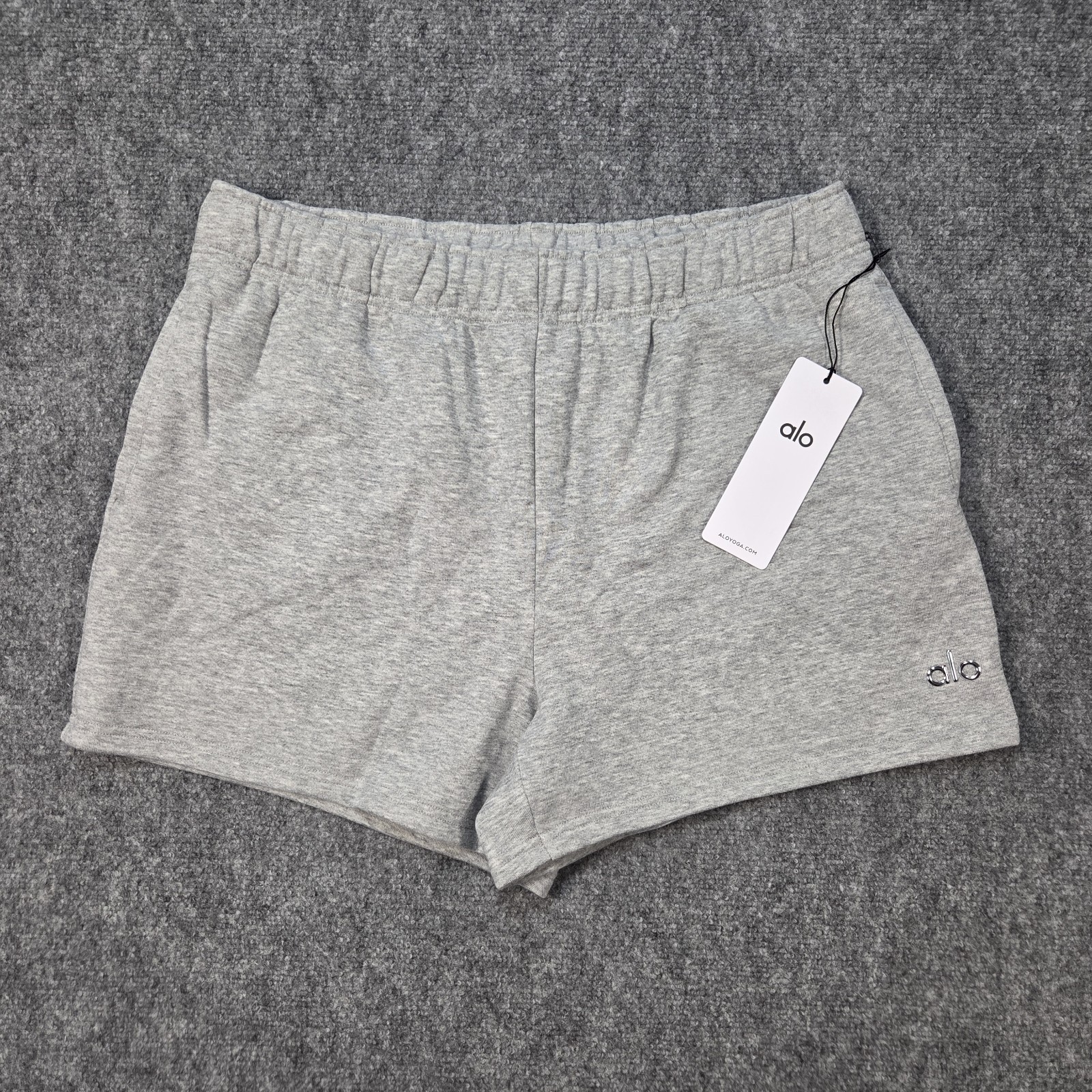 NWT Alo Yoga Accolade Short Womens Large Athletic Sweat Heather Grey Shorts Gray