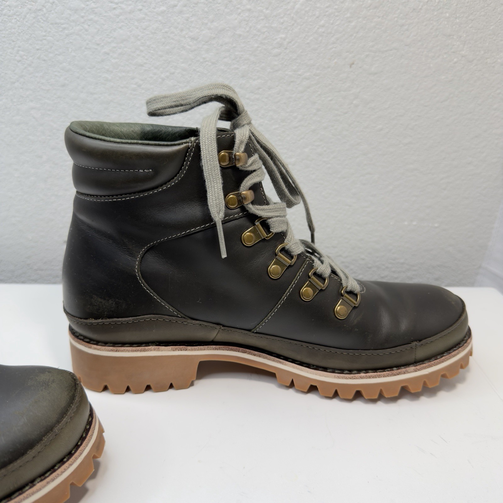 Chaco Fields WP Women’s Hiking Boots Olive Green Leather Waterproof Size 8.5