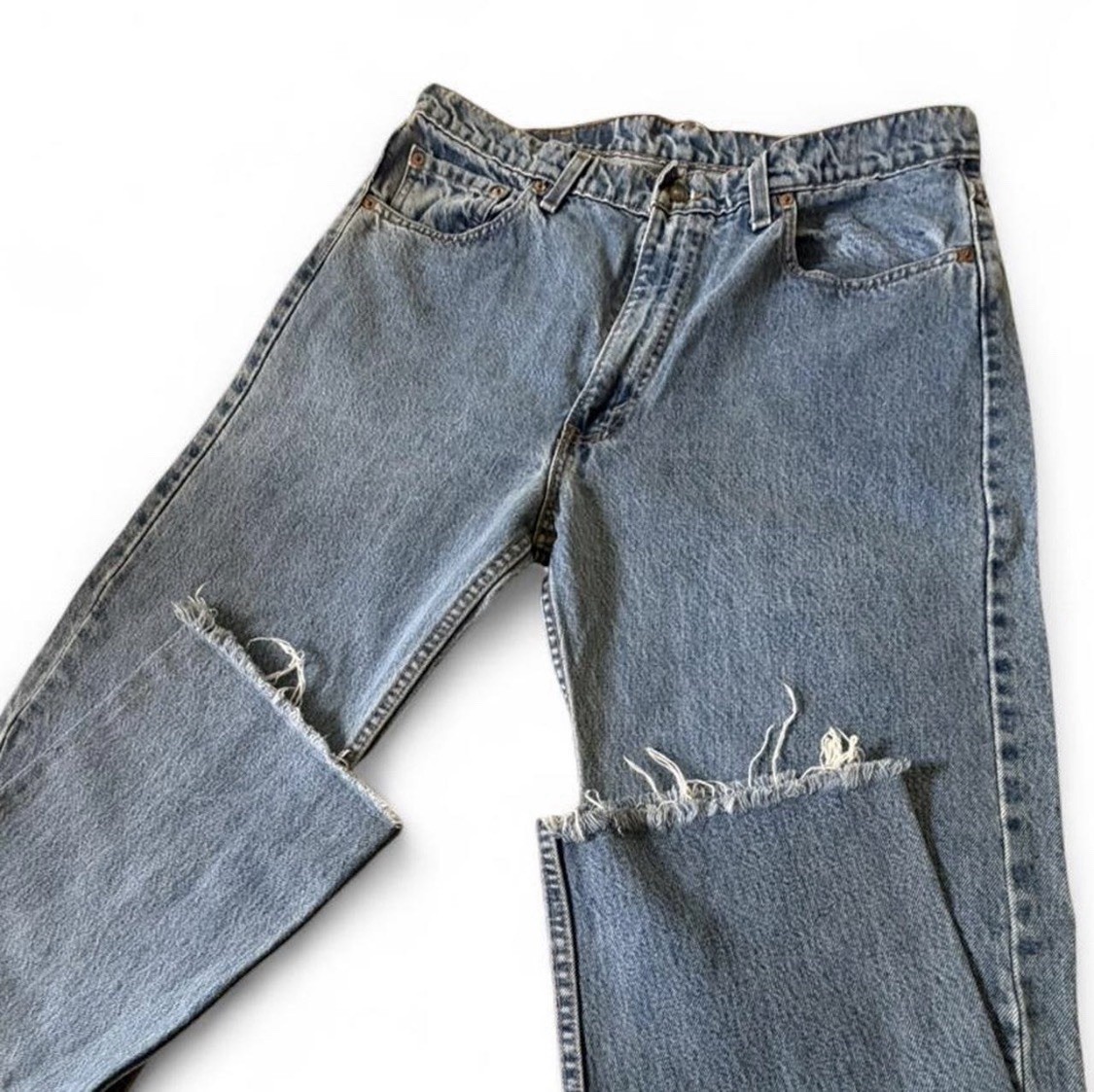 Levi’s Men’s 505 Series Blue Denim Jeans Straight Fit Mid Rise Distressed