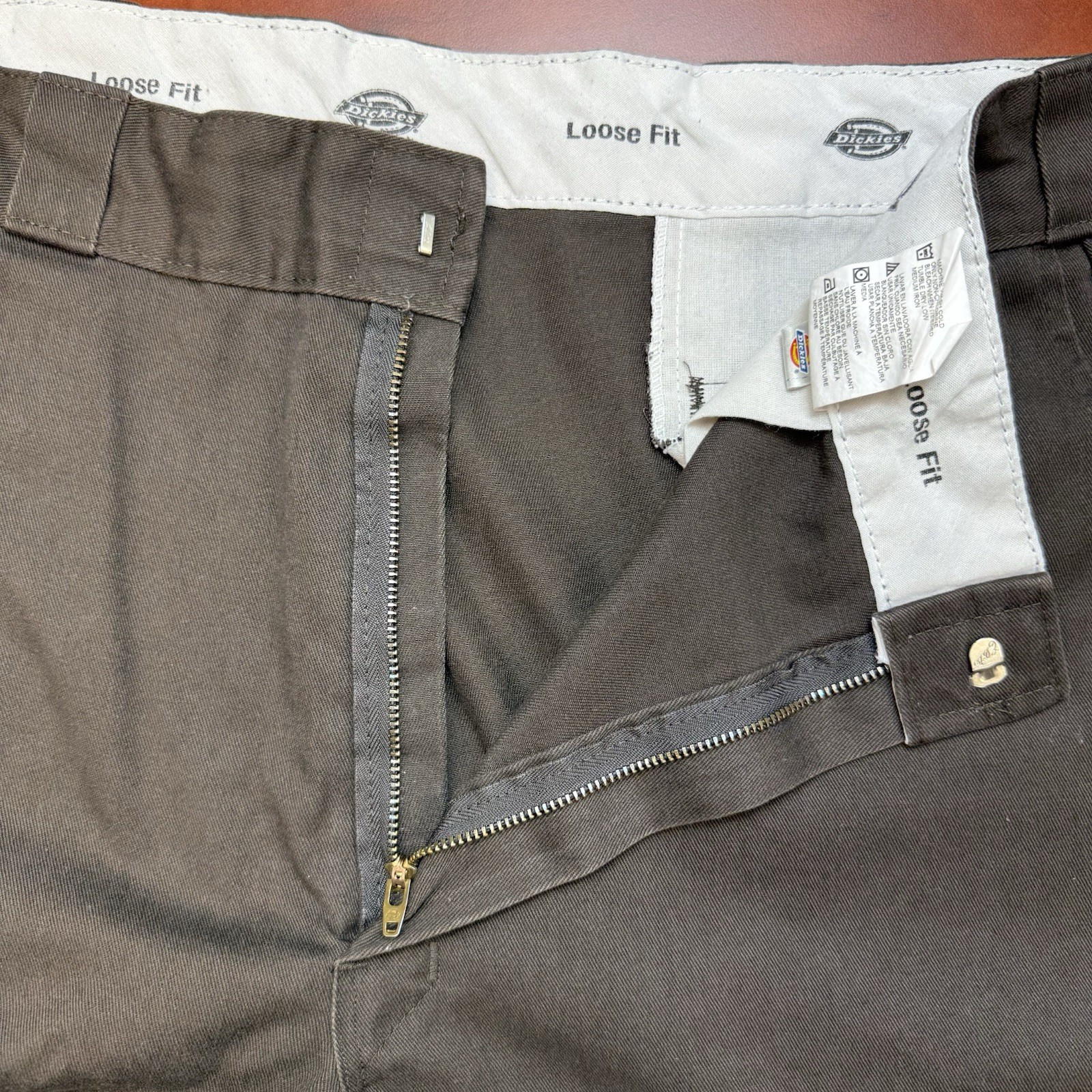 Dickies Shorts Mens 36 Brown Cell Phone Pocket Loose Fit Logo Cotton Workwear