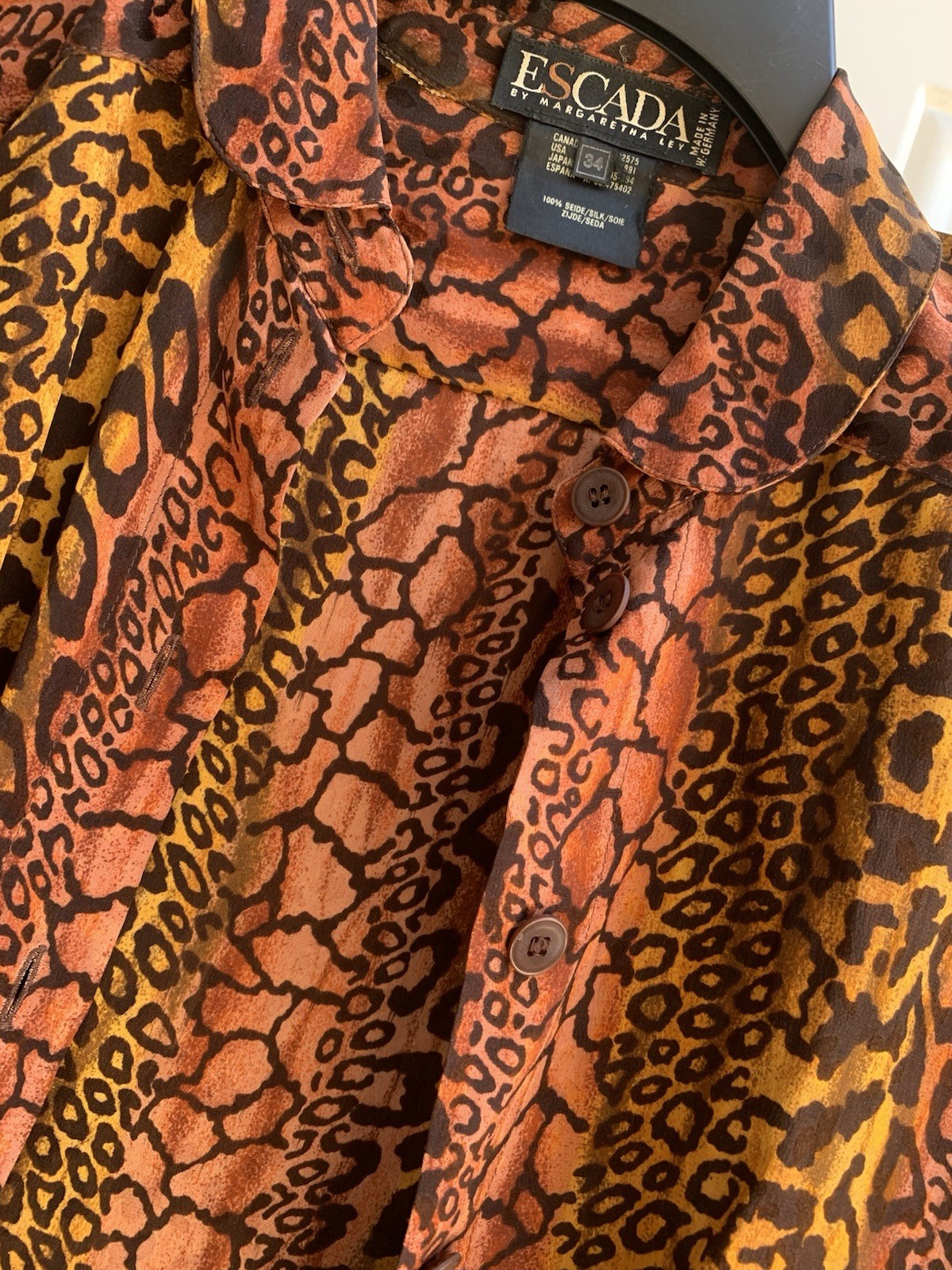 Escada Leopard Print Blouse With Front Button Loops 100 % Silk Blouse Size 34