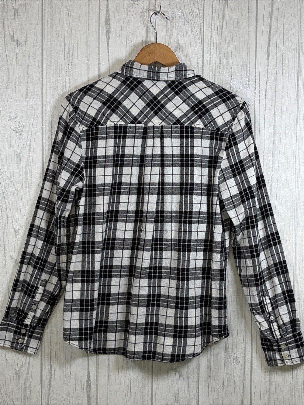 J.CREW Women’s Black & White Plaid Lightweight Flannel Button-Up, Medium