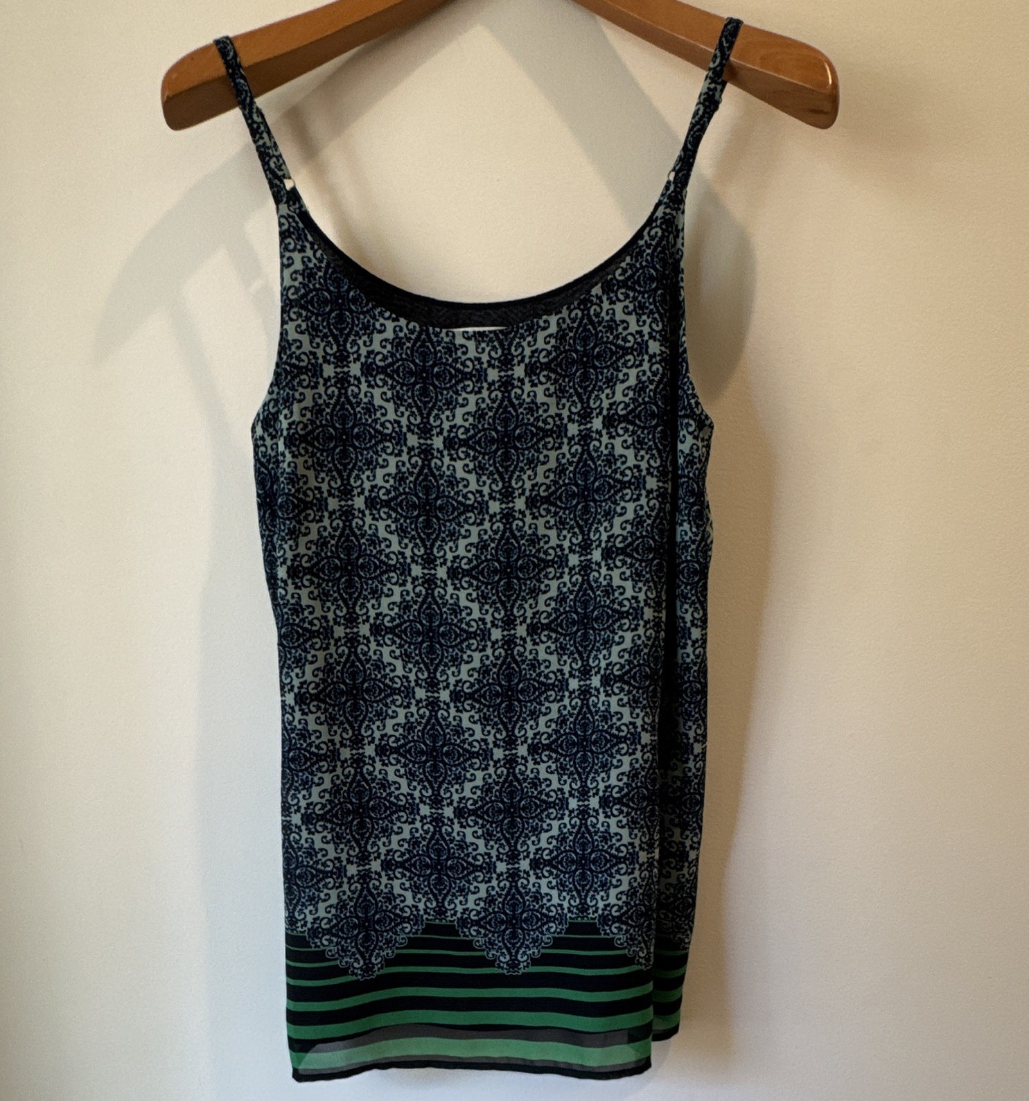 CAbi 100% Polyester Chiffon Damask Scoop Neck Lined Cami Tank Women’s S