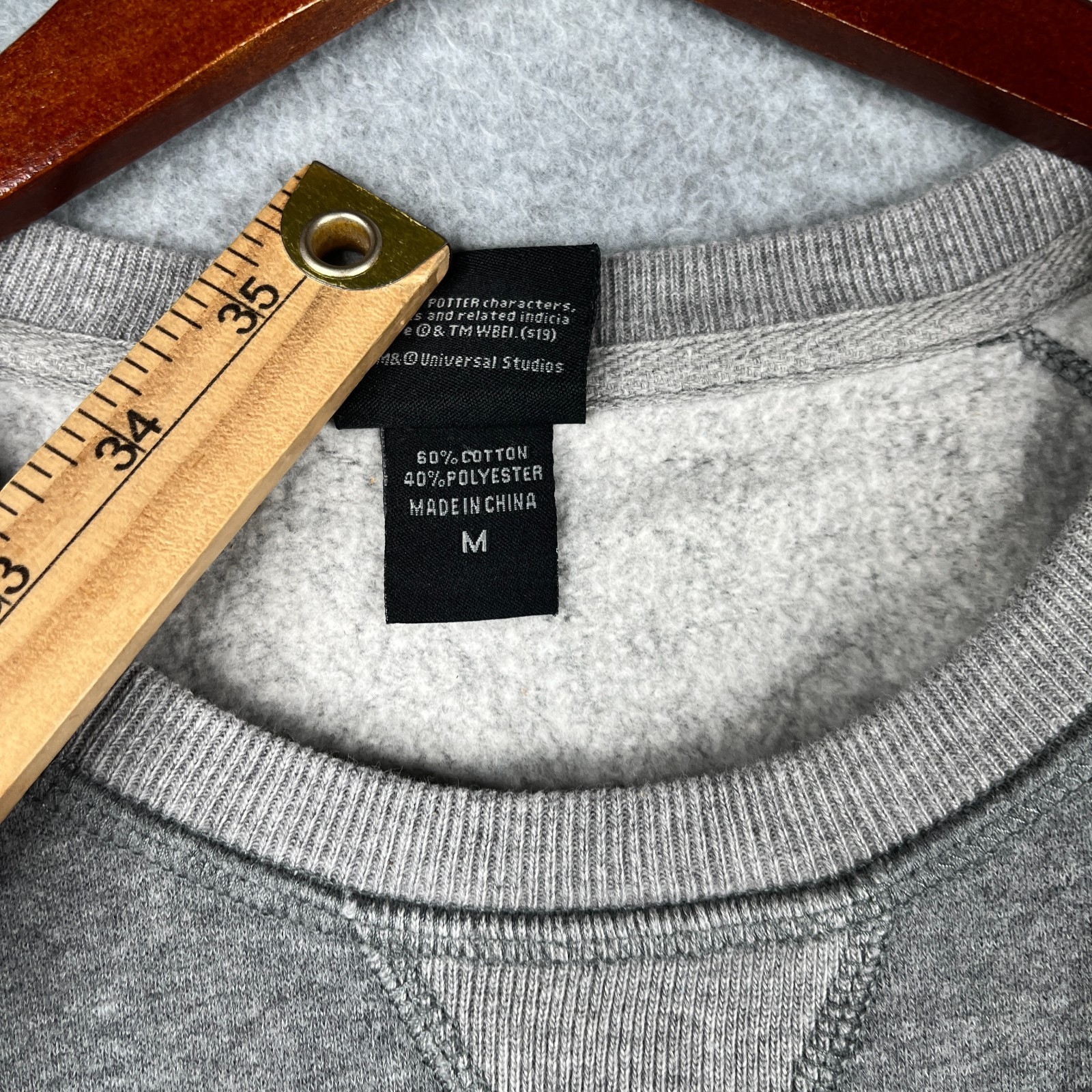 Wizarding World Harry Potter Gryffindor Sweatshirt Medium Grey Sweater Pullover