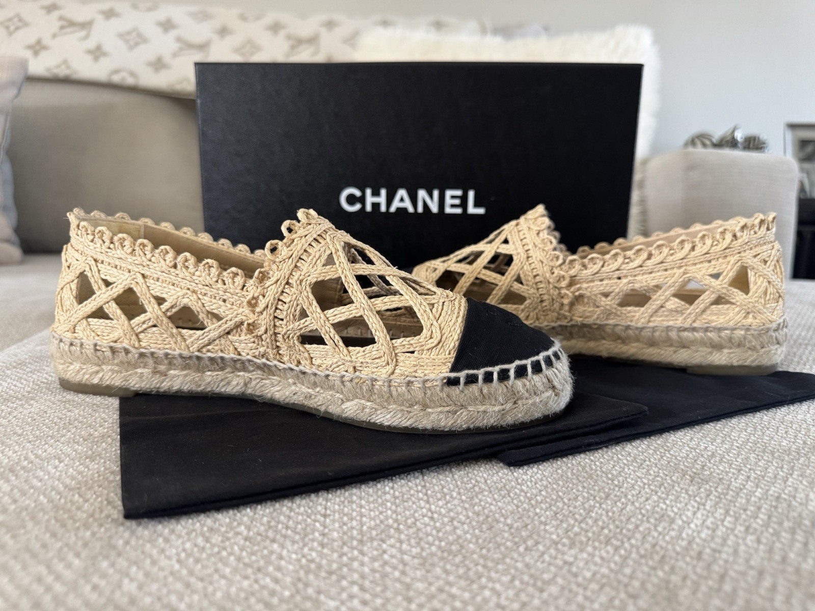 CHANEL Beige Crochet/Black Cap-Toe Logo Espadrille Slip-On Flats US 7/37