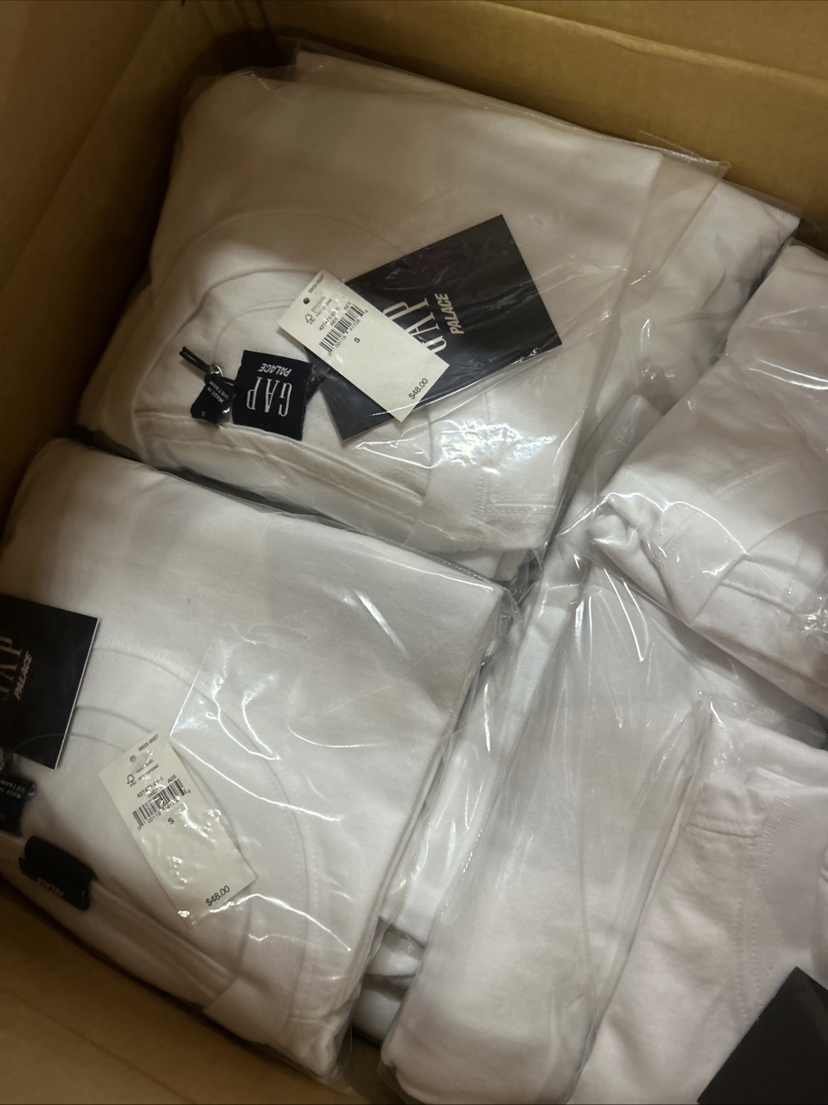 Palace x Gap NWT Men’s Size XL White T-Shirt 100% Cotton
