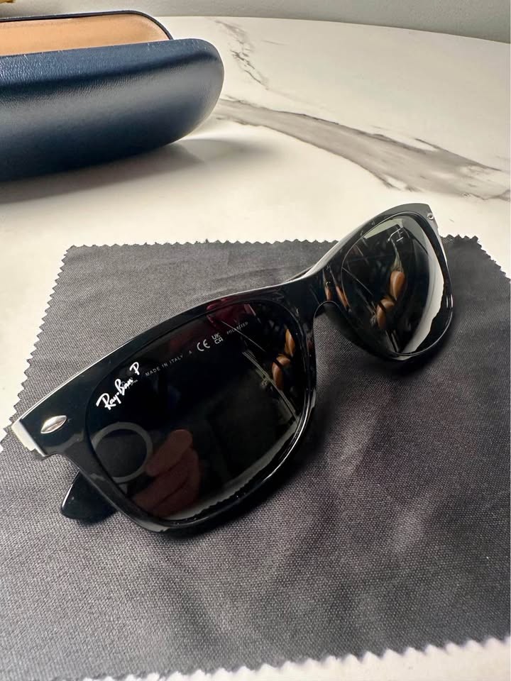 Ray-Ban RB 2132 New Wayfarer Polarized Sunglasses – Brand New Standard 52mm Size