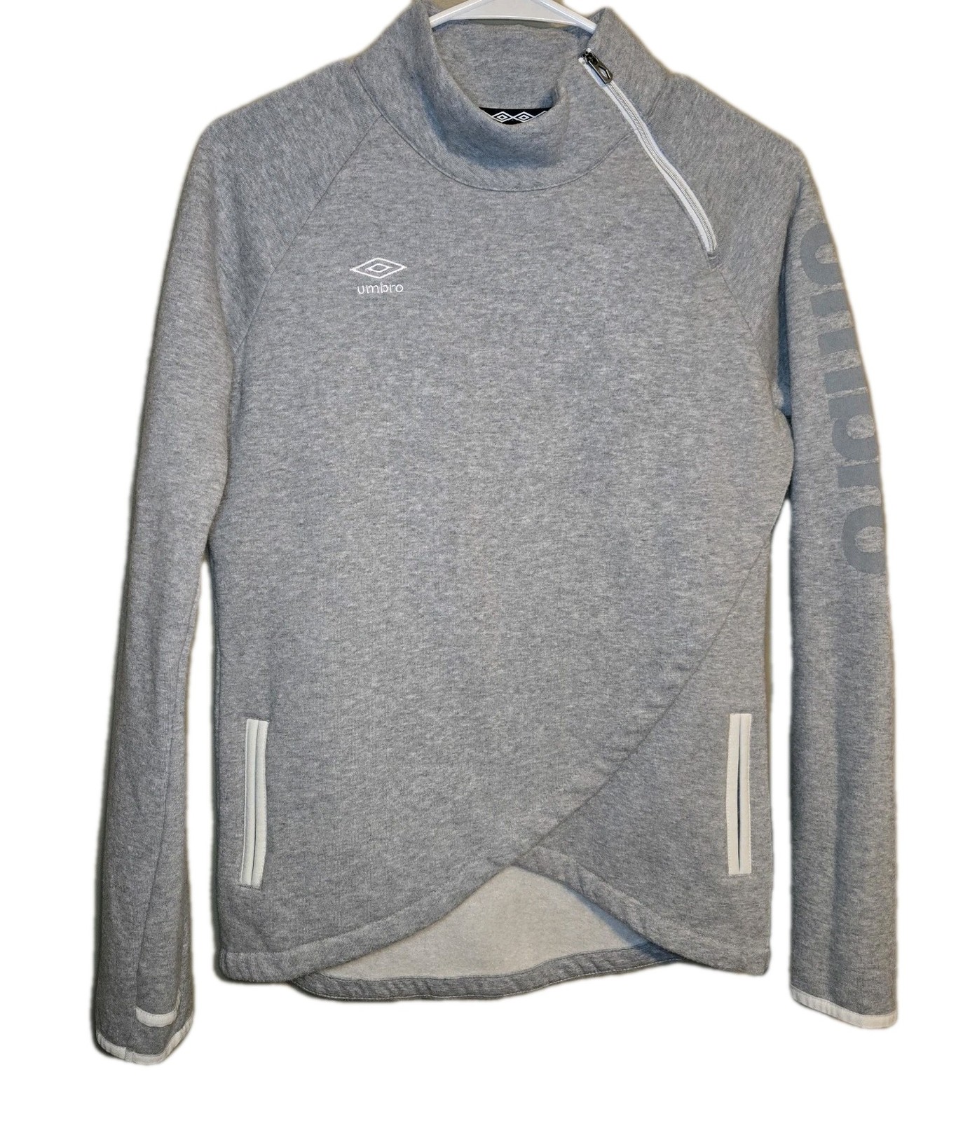 Umbro Girl’s Sweatshirt Gray 1/4 Zip Thumb Holes Pockets Logo Size XL 14-16