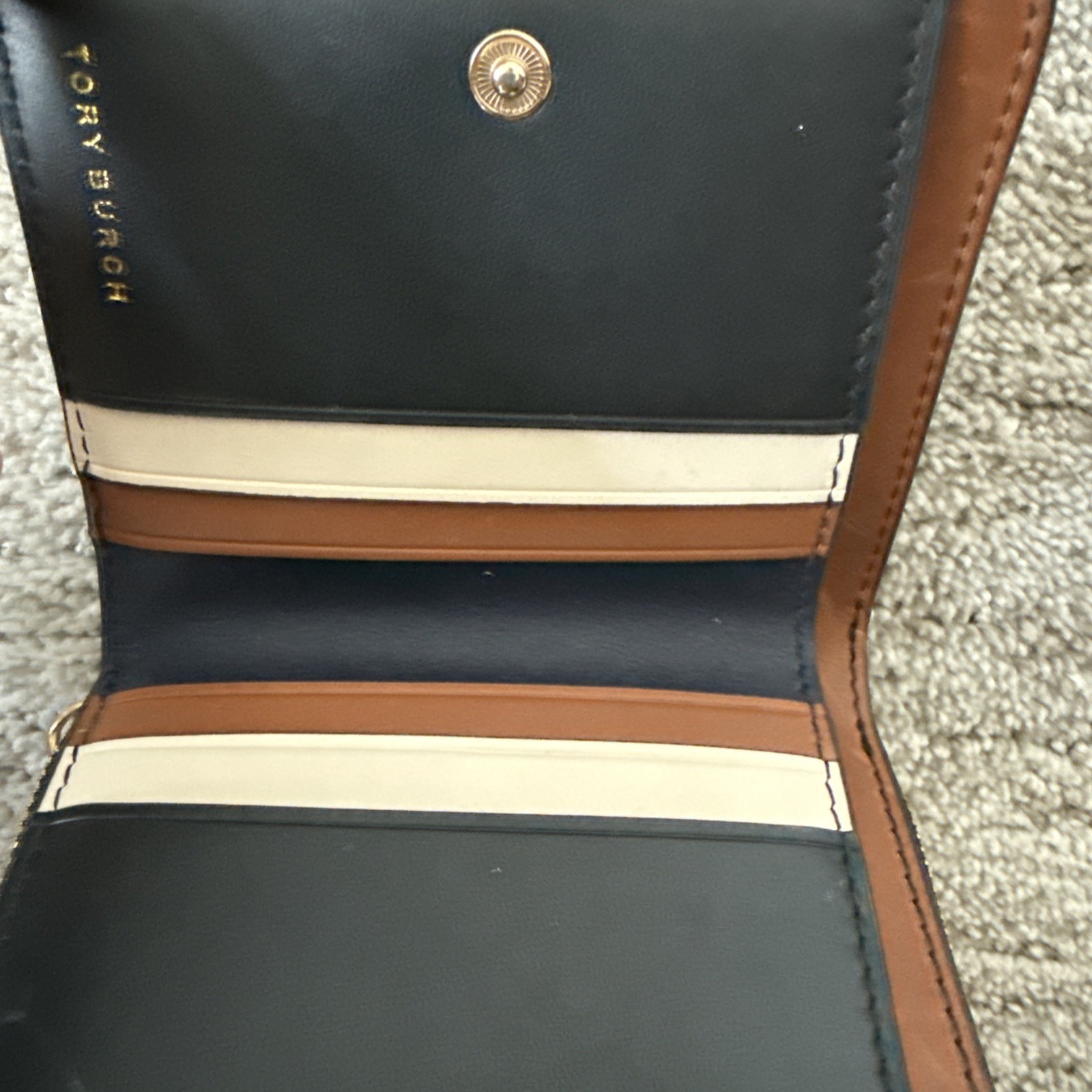 Tory Burch Robinson Bi-fold Pebble Leather Wallet EUC