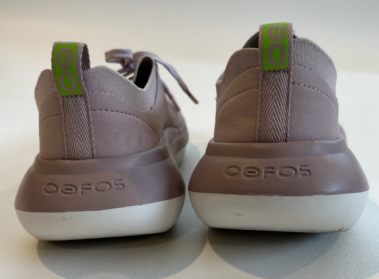 Oofos Women’s 7 Oomy Stride Athletic Recovery Shoes Tie Sneakers Stardust Pink