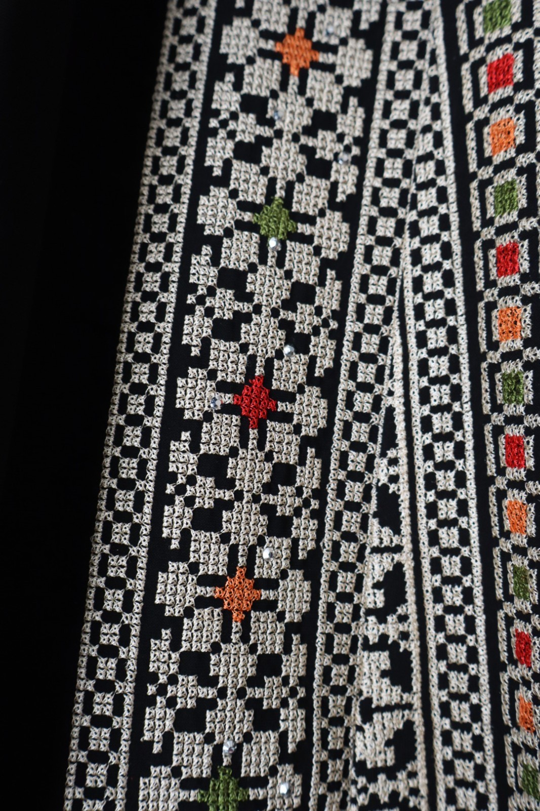 Traditional Palestinian / Jordanian Embroidered Thobe Kaftan Dress Black-JAWHARA