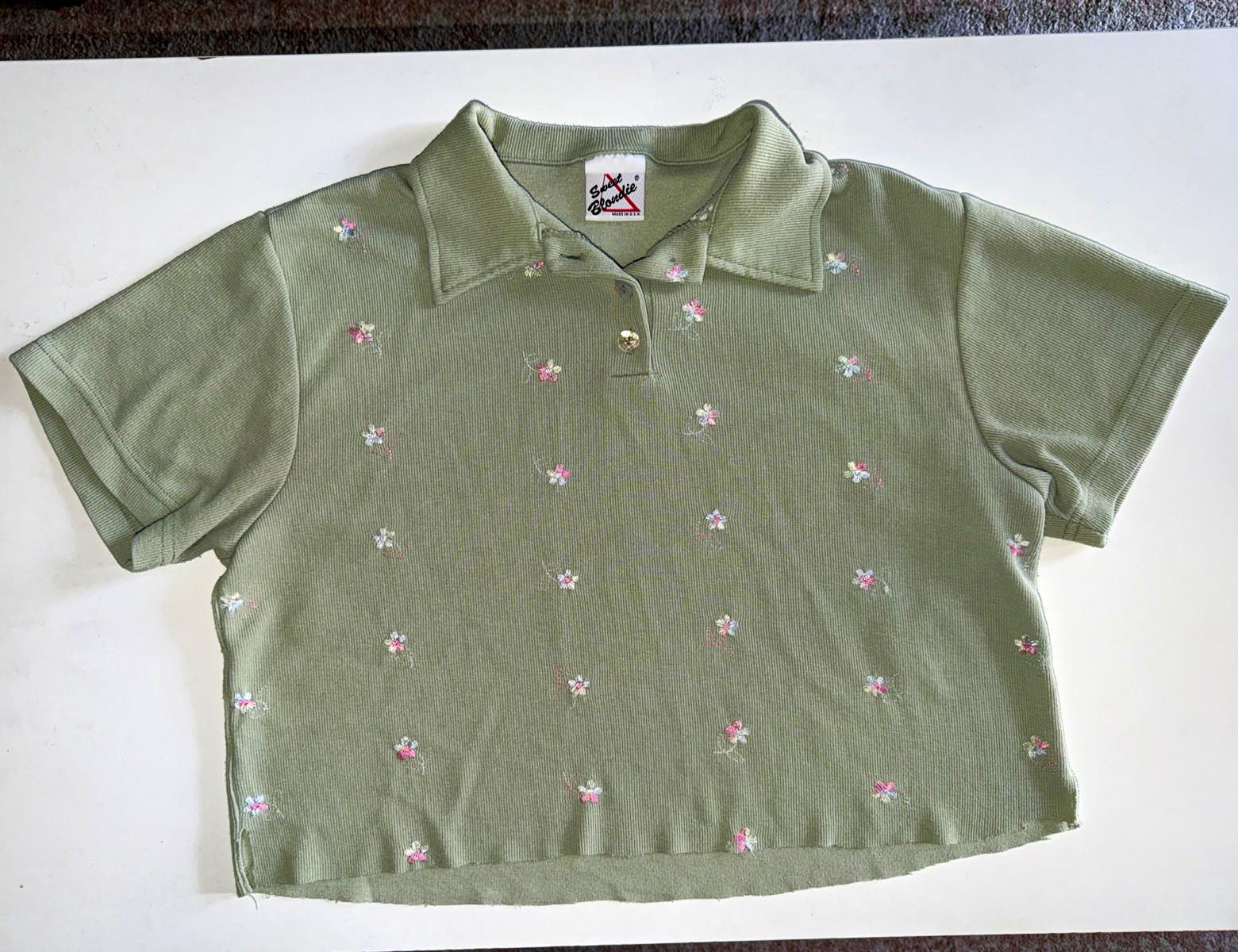 Sweet Blondie Women’s M Green Floral Embroidered Knit Collared Button Polo