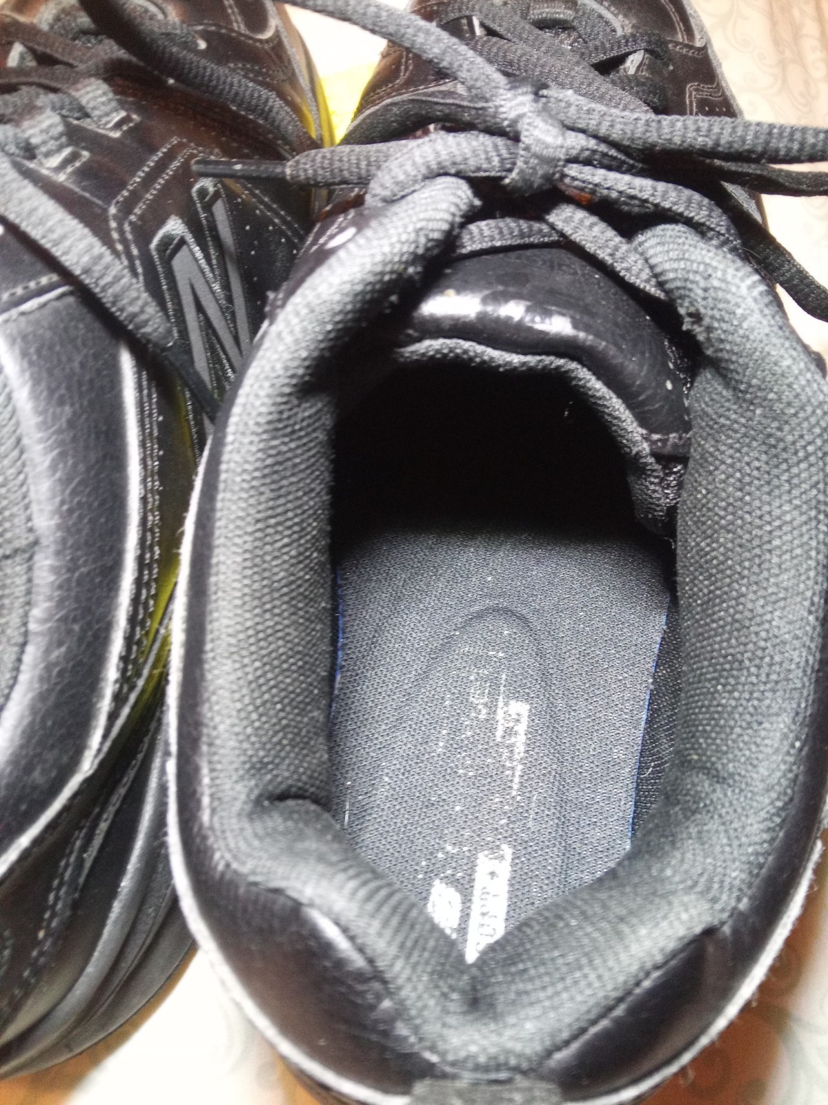 New Balance 608 Men’s Size 8.5 4E Black Leather Running Shoes